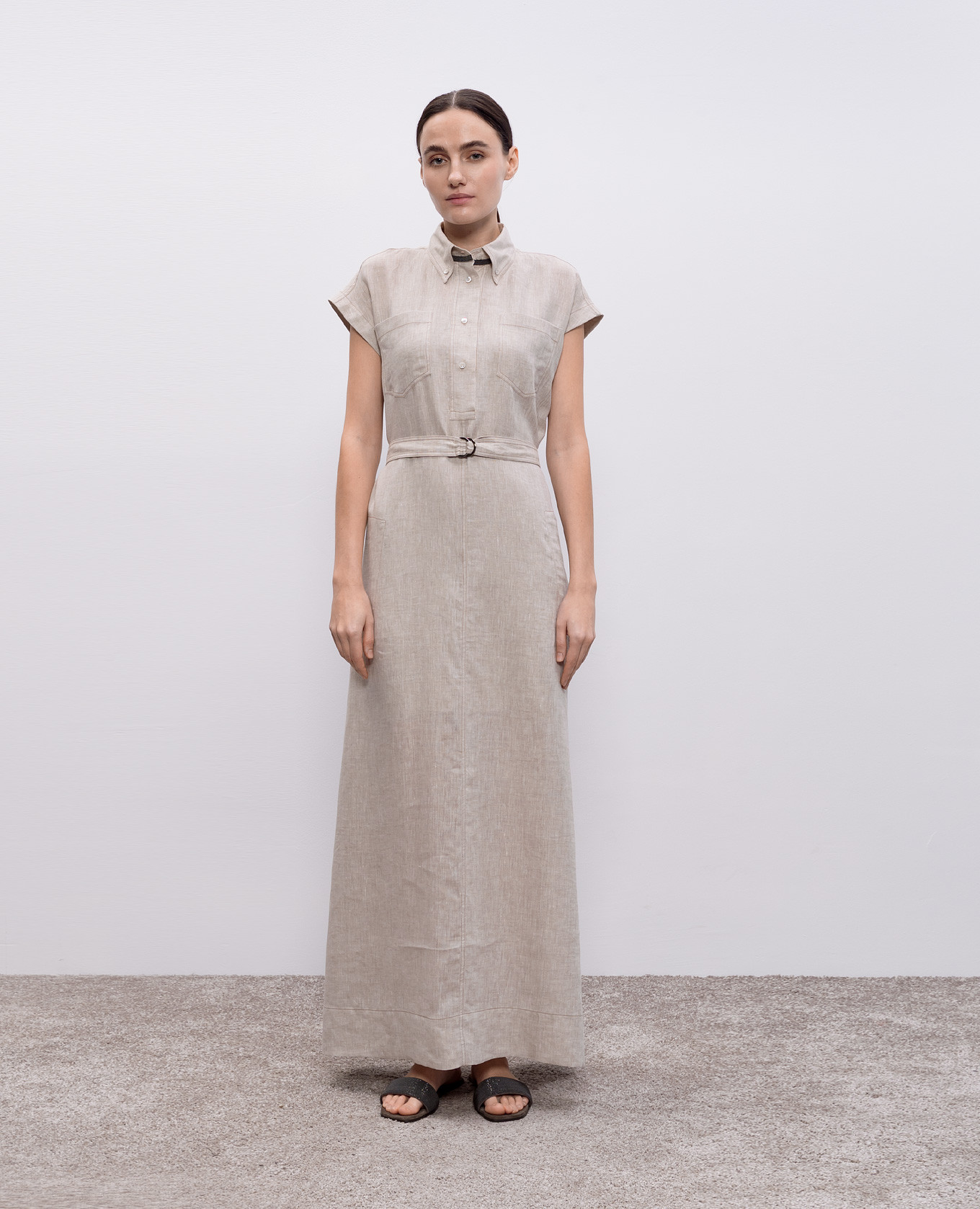 

Beige linen maxi dress with monil chain Brunello Cucinelli