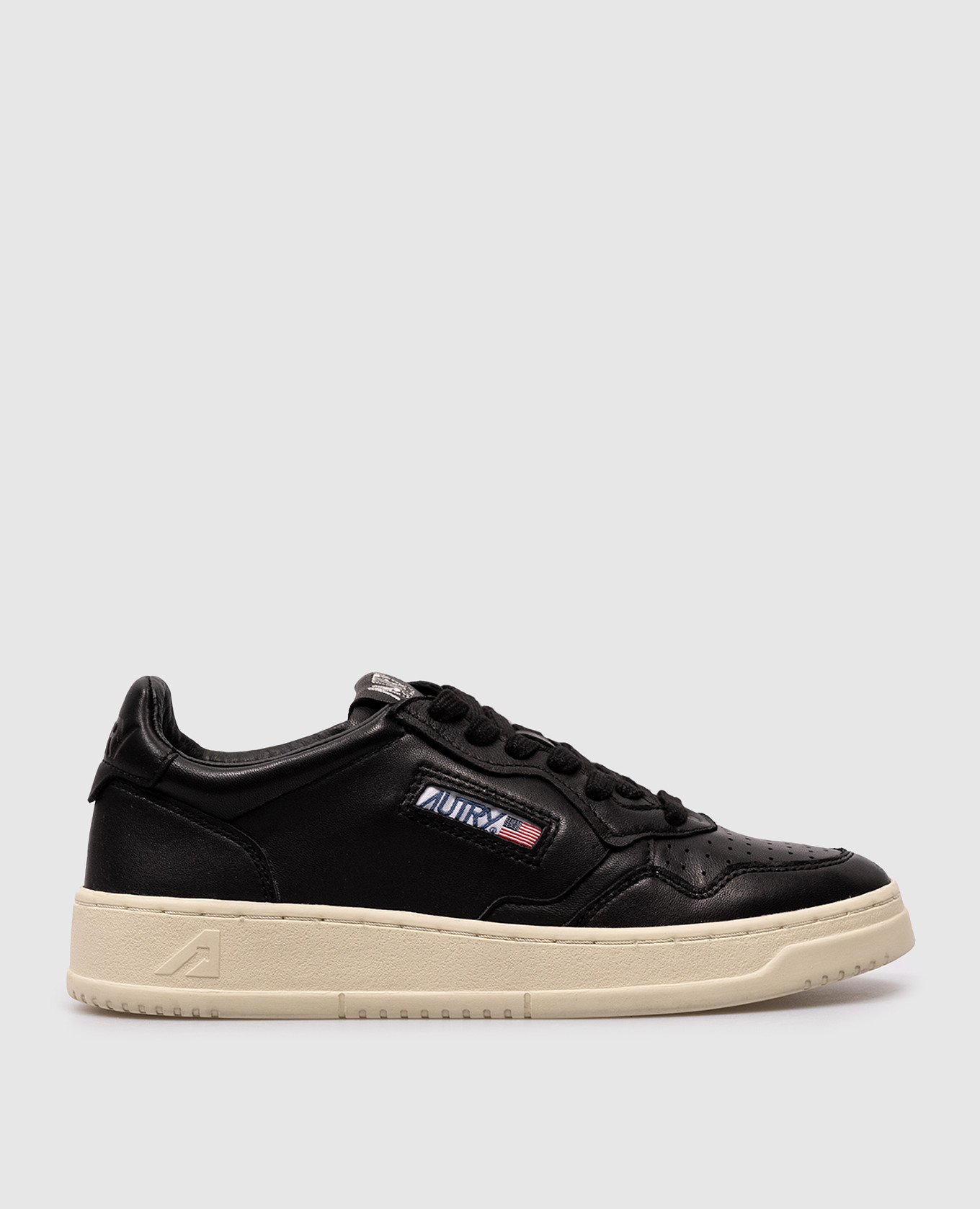 

Medalist black leather sneakers with logo patch AUTRY
