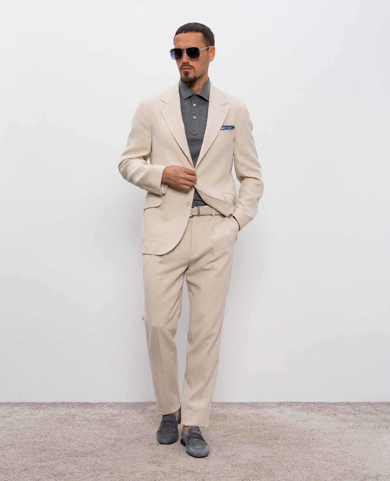Beige linen suit Brunello Cucinelli 2