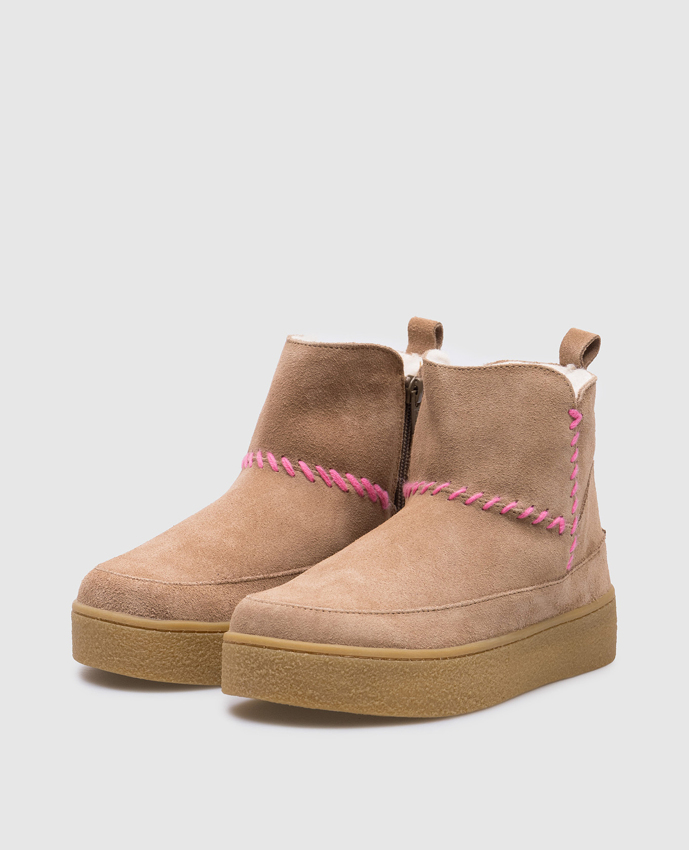 

Children's brown suede boots Colors of california