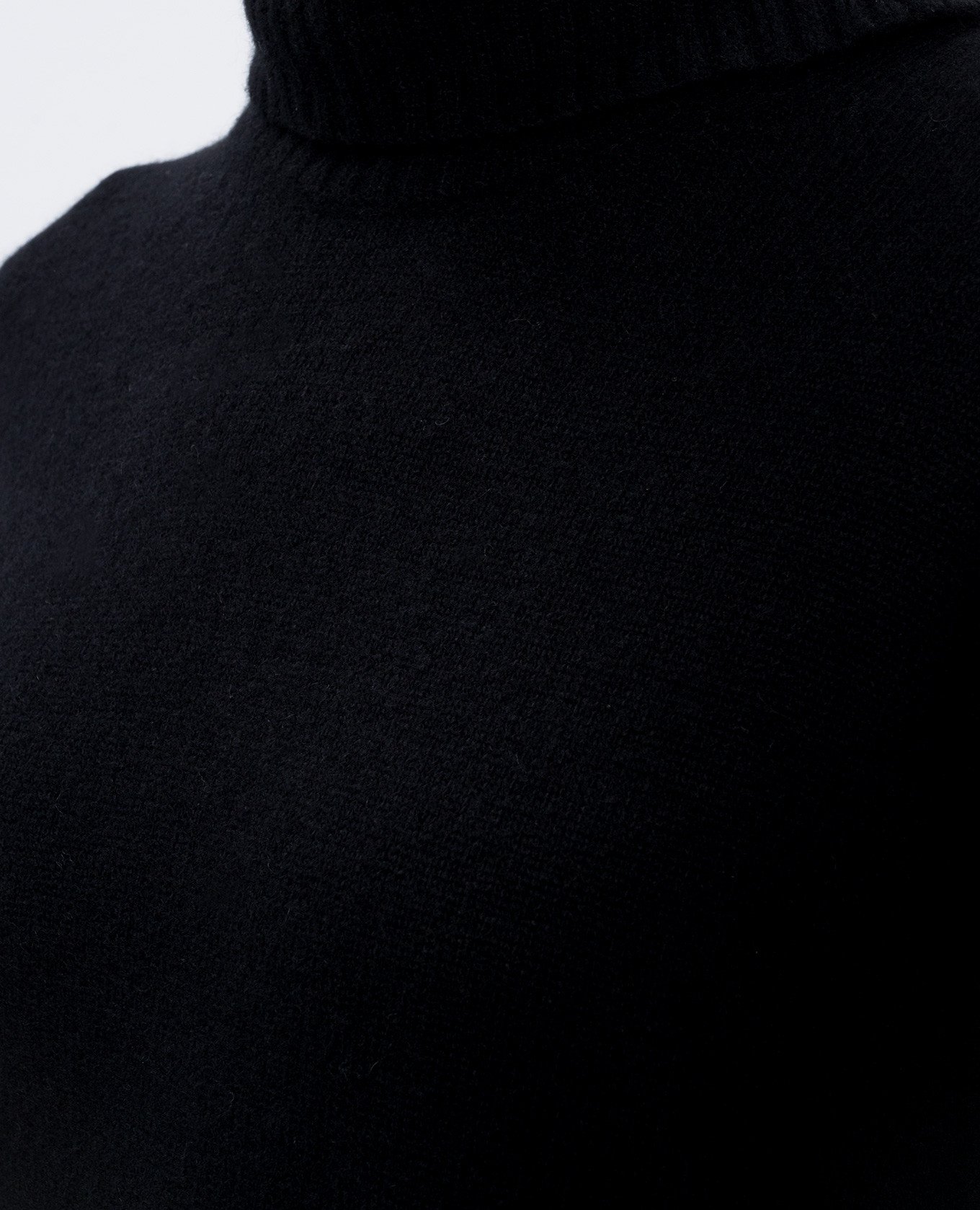 

Black wool and cashmere sweater Solotre