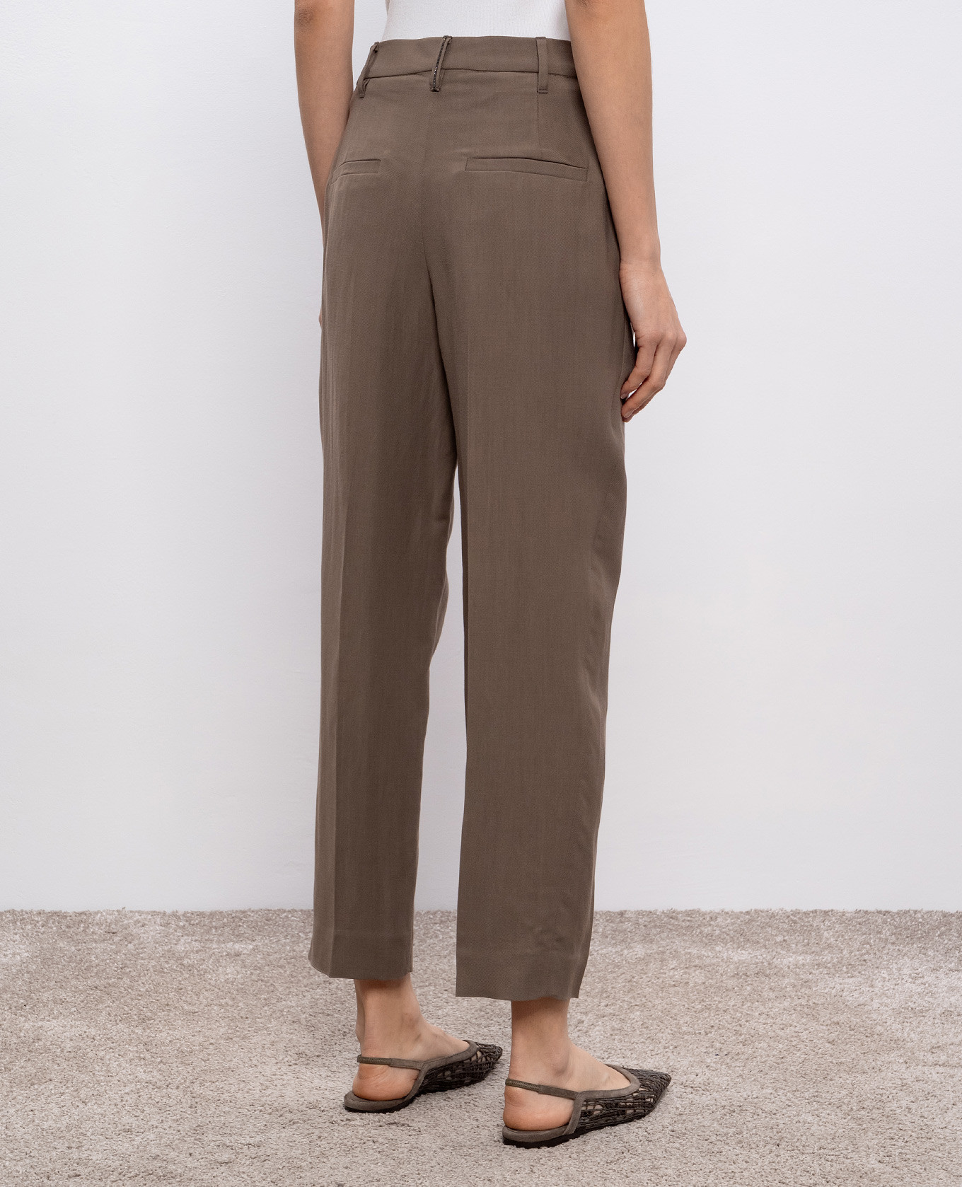 

Brown linen pants with a monil chain Brunello Cucinelli