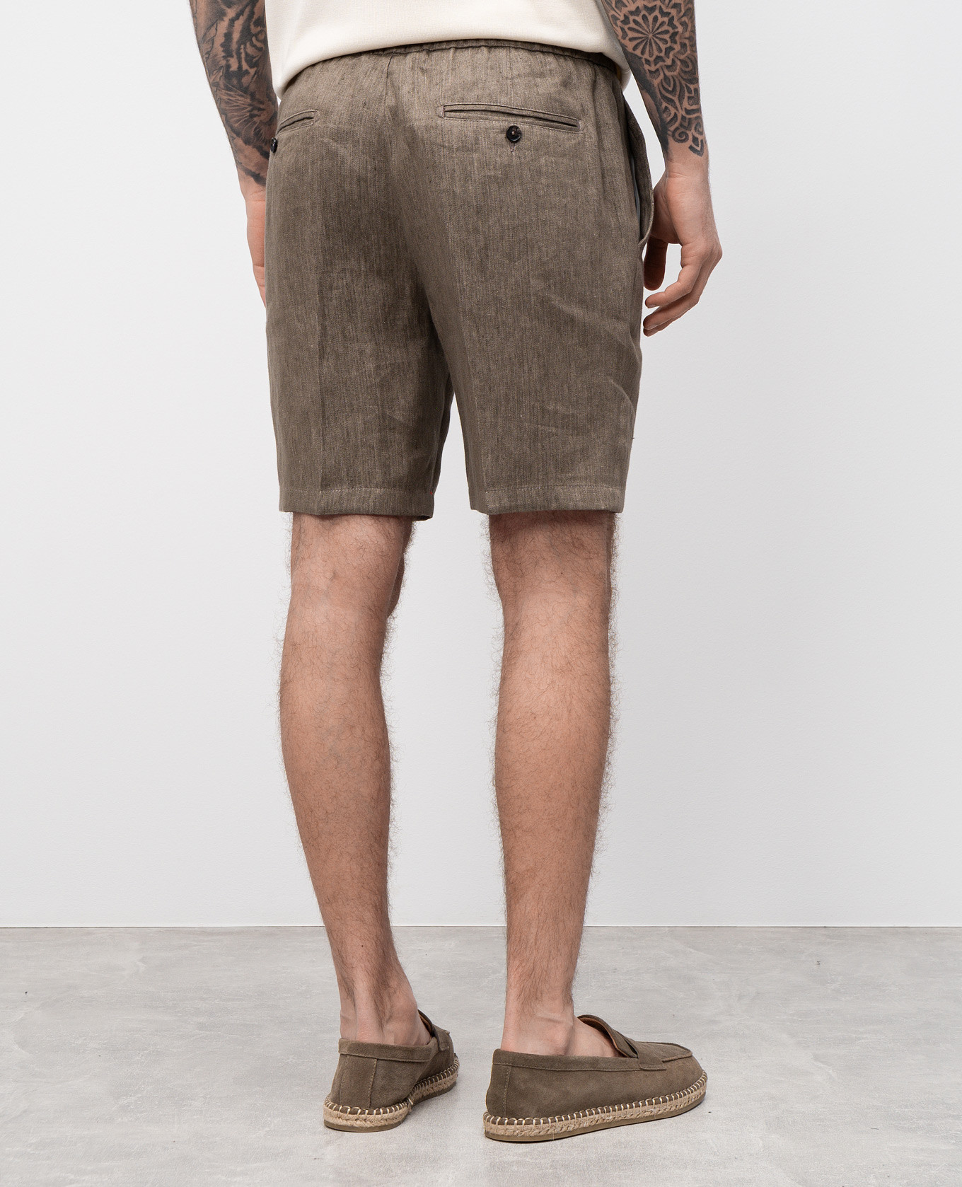 

Beige linen shorts with logo emblem ISAIA