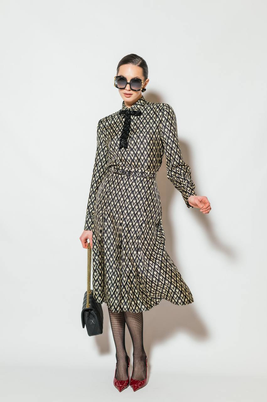 

Black TOUTE LA V silk blouse Valentino