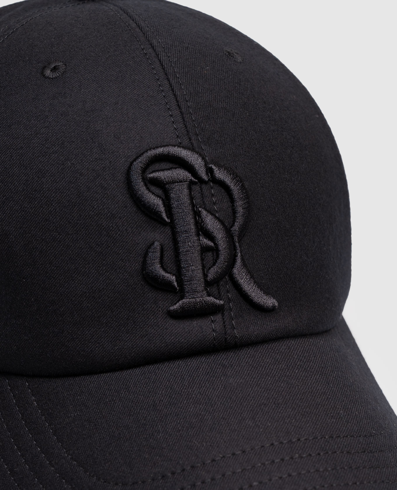 

Black wool cap with embroidered monogram logo Stefano Ricci