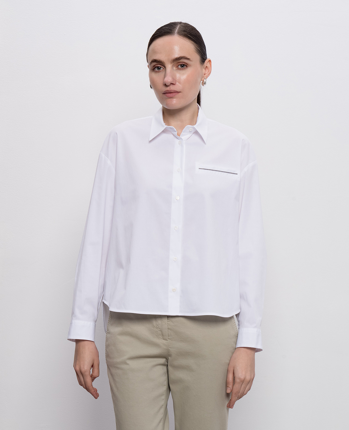 

White shirt with a monil chain Peserico