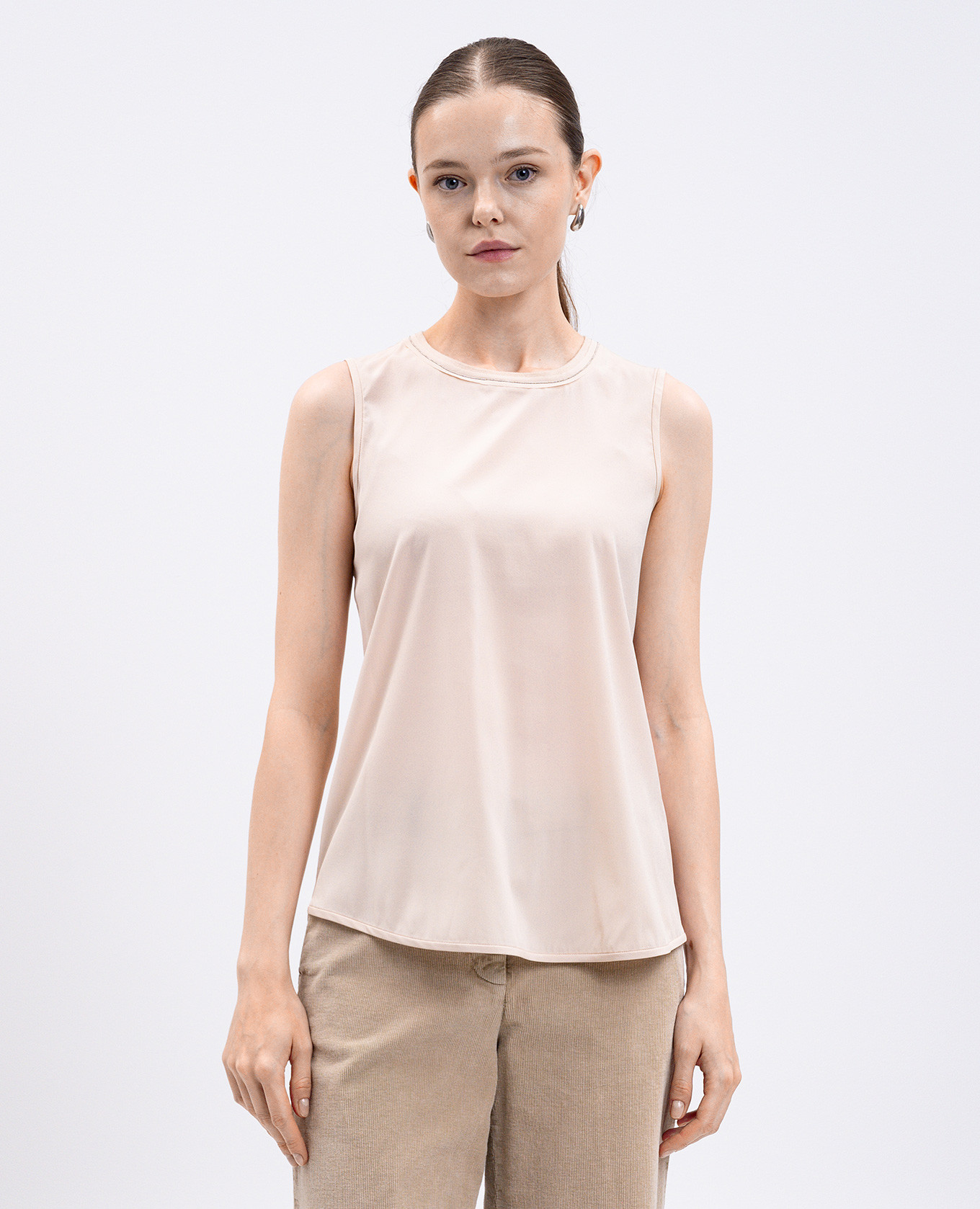

Beige silk top with monil chain Peserico
