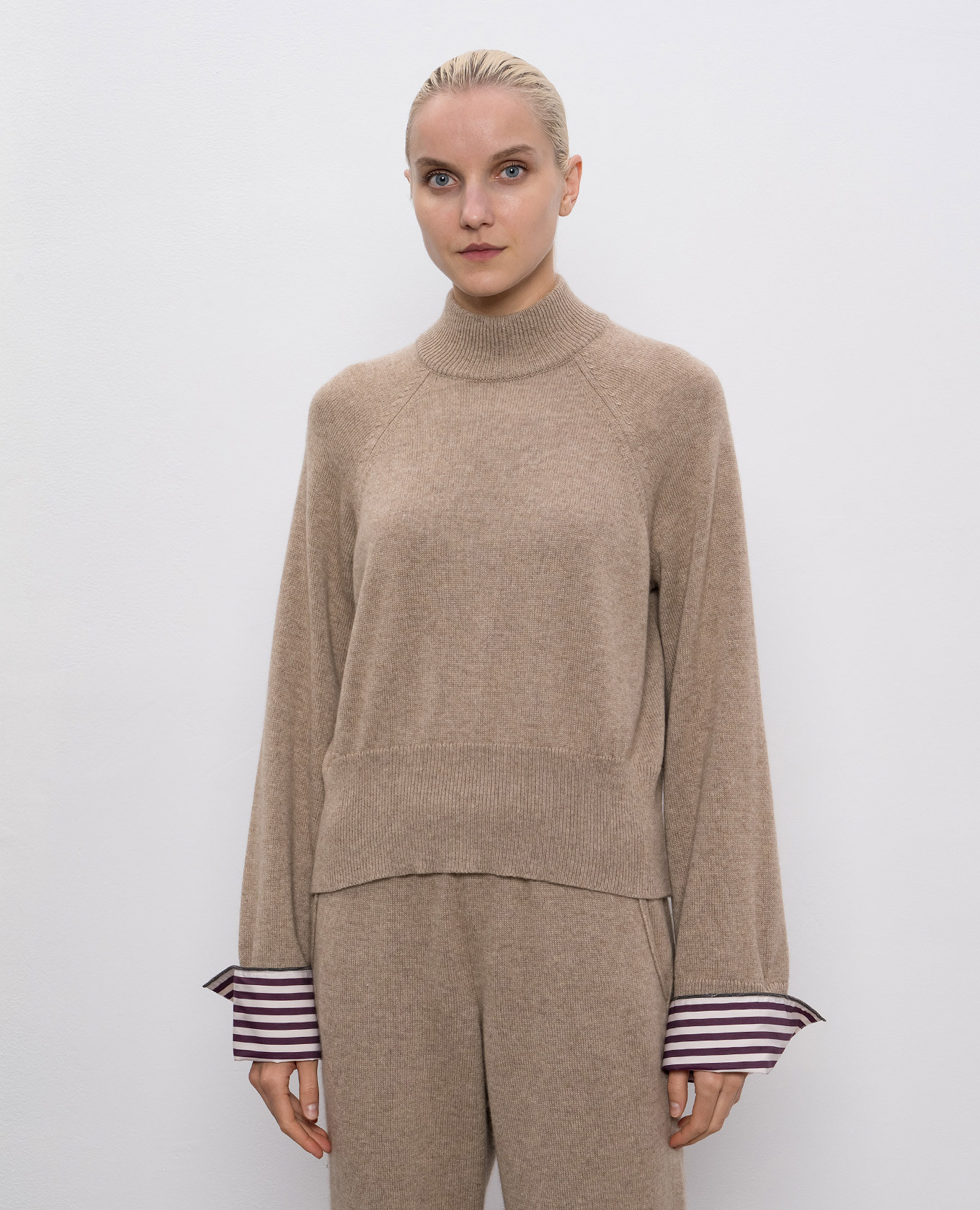 

Beige cashmere sweater with cuffs Brunello Cucinelli
