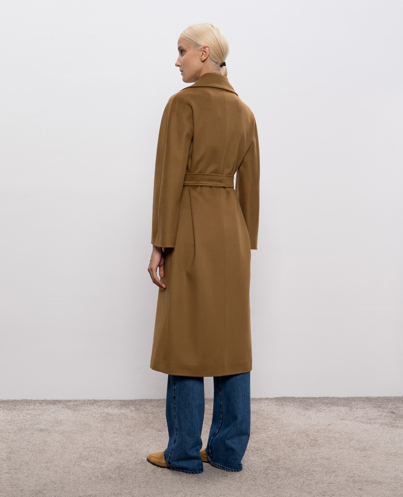 

Brown wool coat Heresis