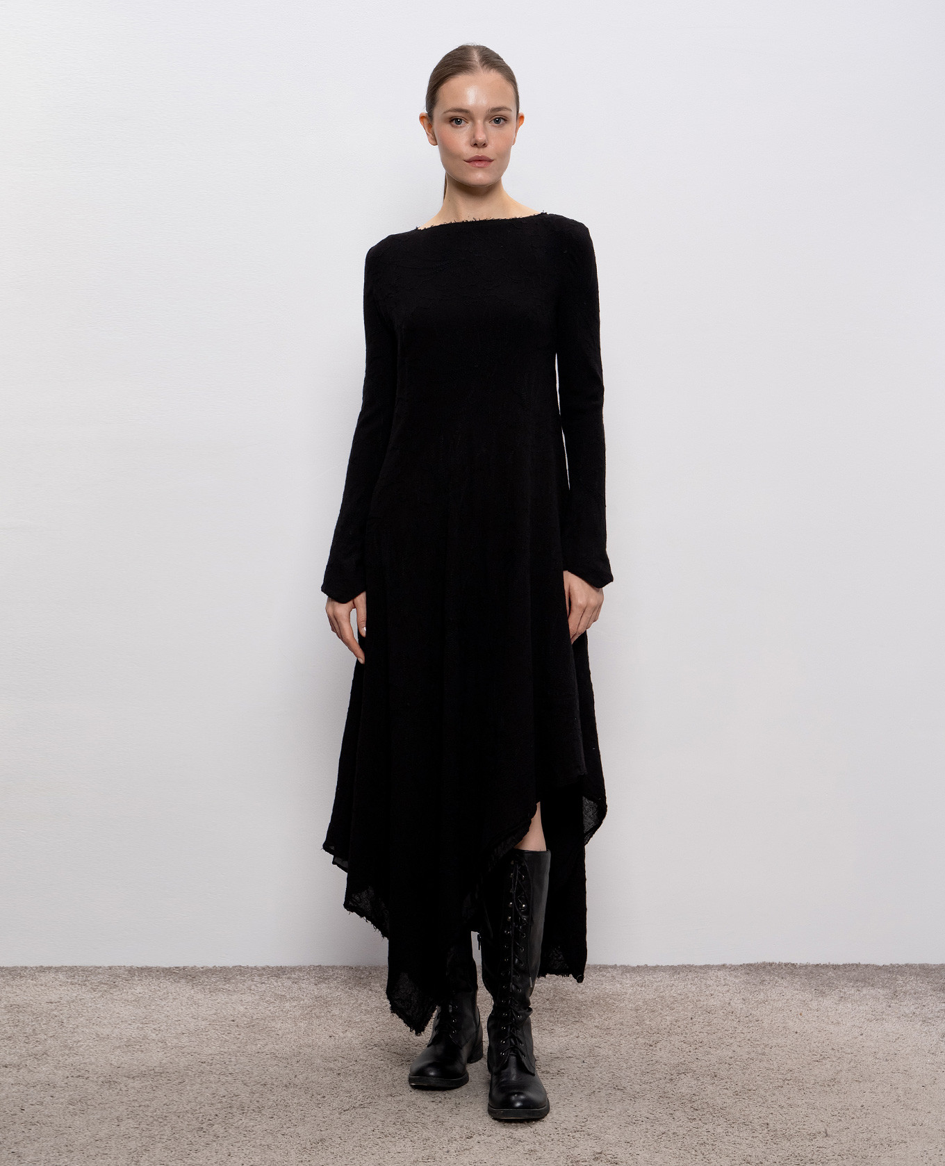 Black dress with wool in floral embroidery Marc Le Bihan 3