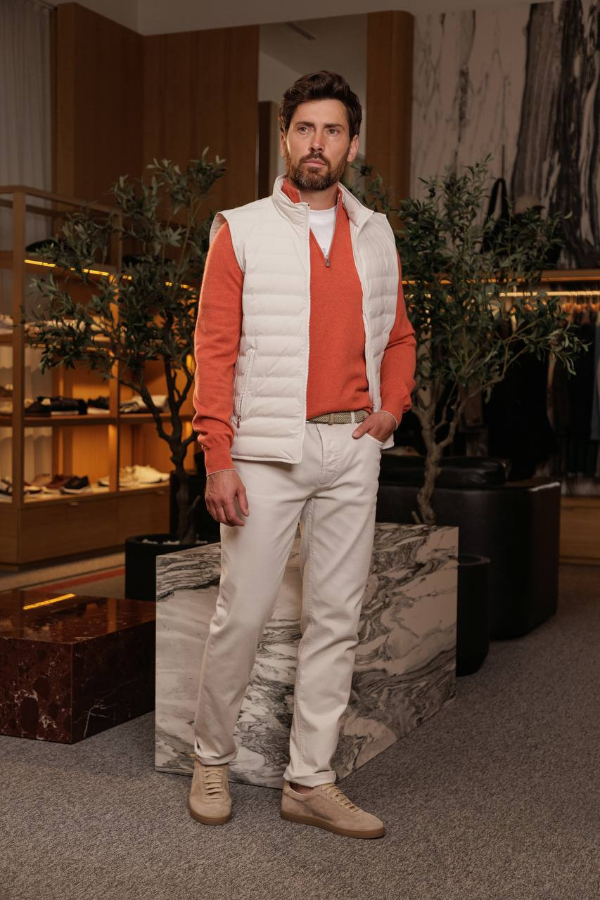 

Beige jeans with logo patch Brunello Cucinelli