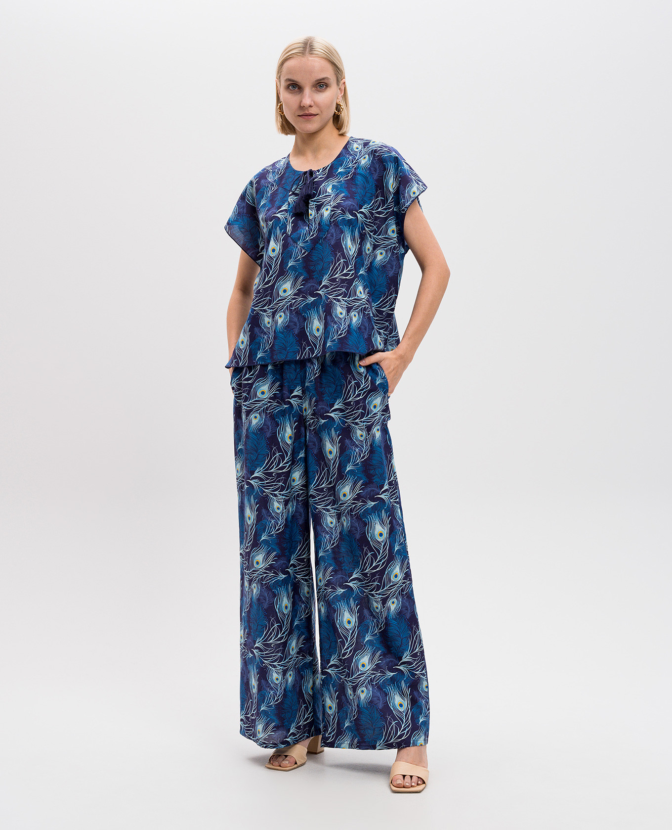 

Eyes of the wind blue top with silk Vilebrequin