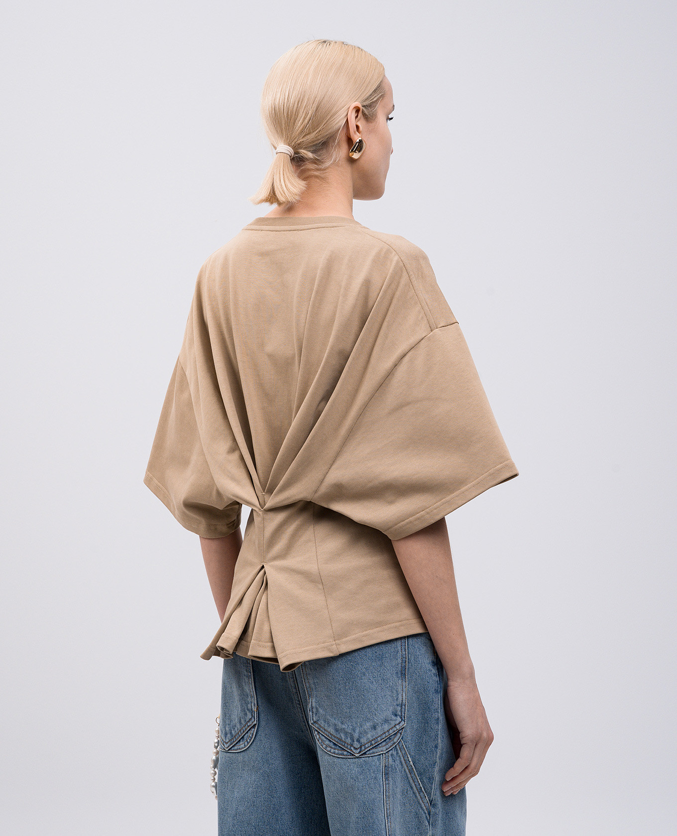 

DOYLE beige t-shirt with drape DARKPARK