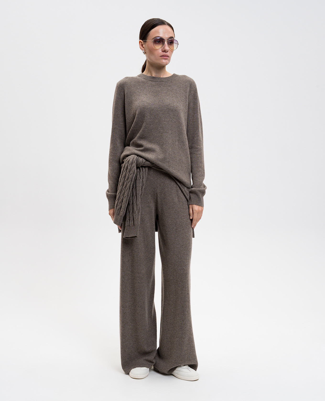 

Helena brown cashmere jumper LISA YANG