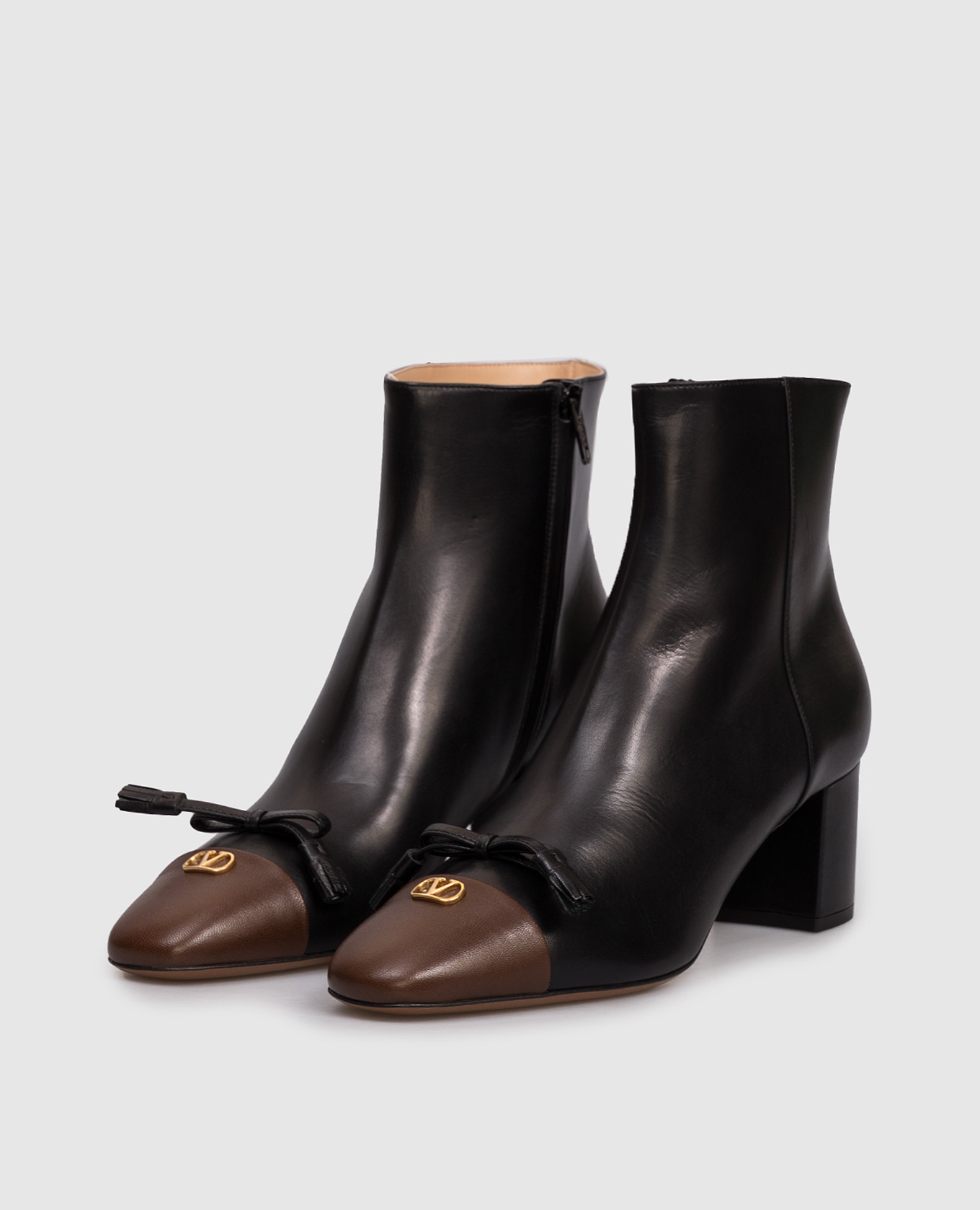 

Black leather boots Valet Du Roi with appliqué Valentino