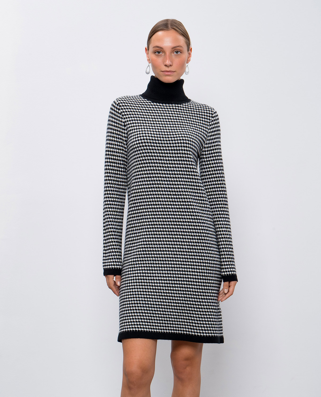 

Black midi dress made of wool and cashmere in a geometric pattern Allude