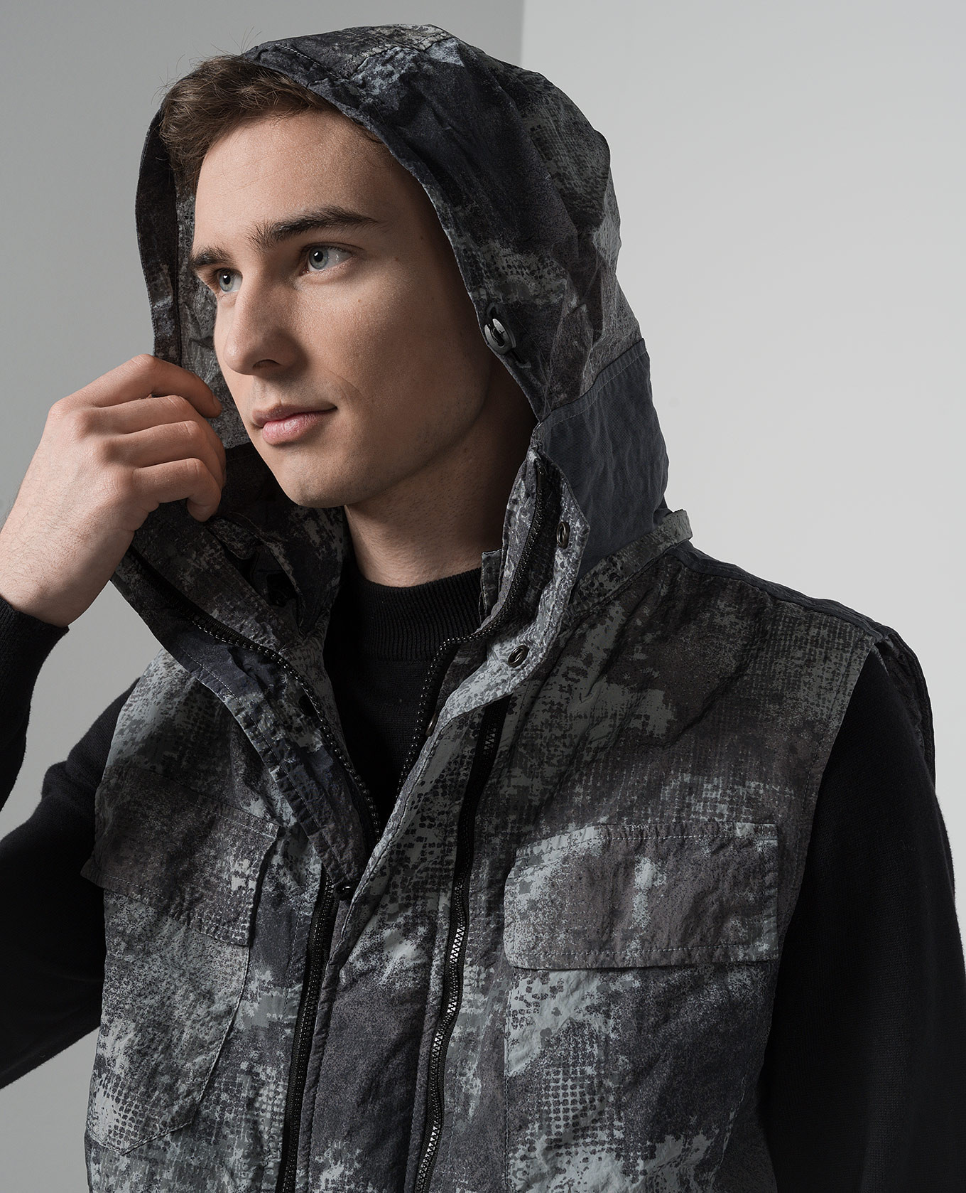 

Gray vest with logo patch Stone Island, Grey