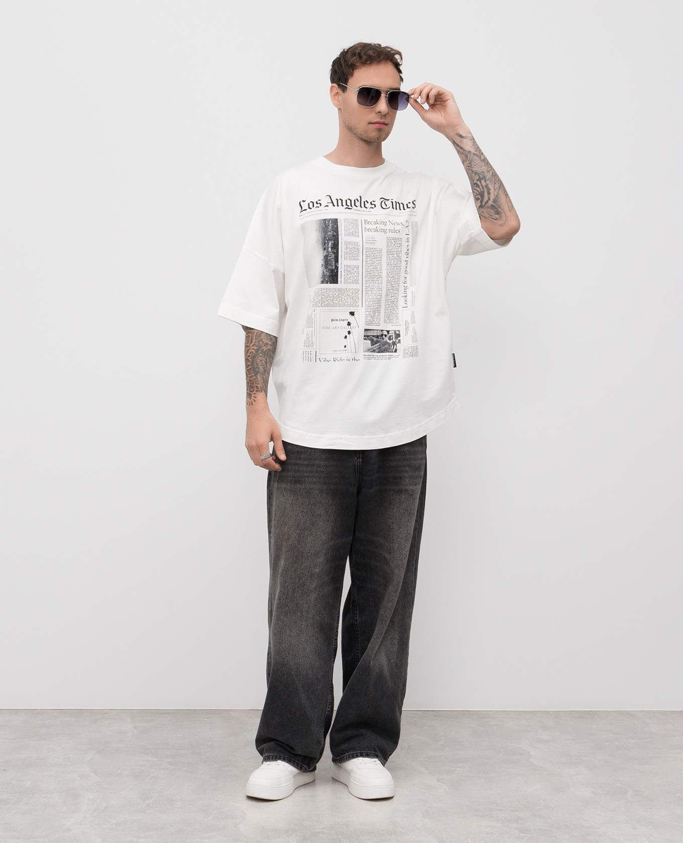 

White T-shirt with logo Palm Angels