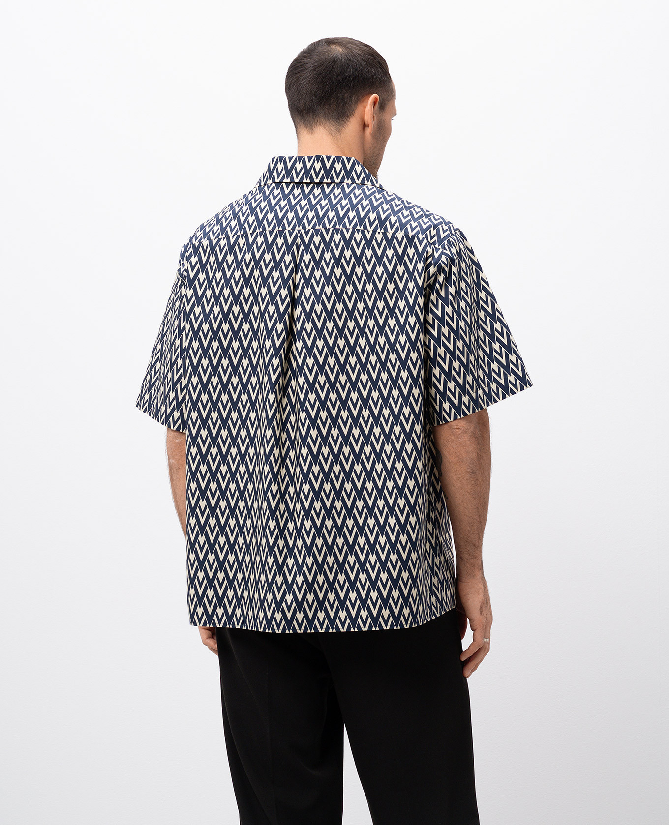 

Blue shirt in TOUTE LA V pattern Valentino