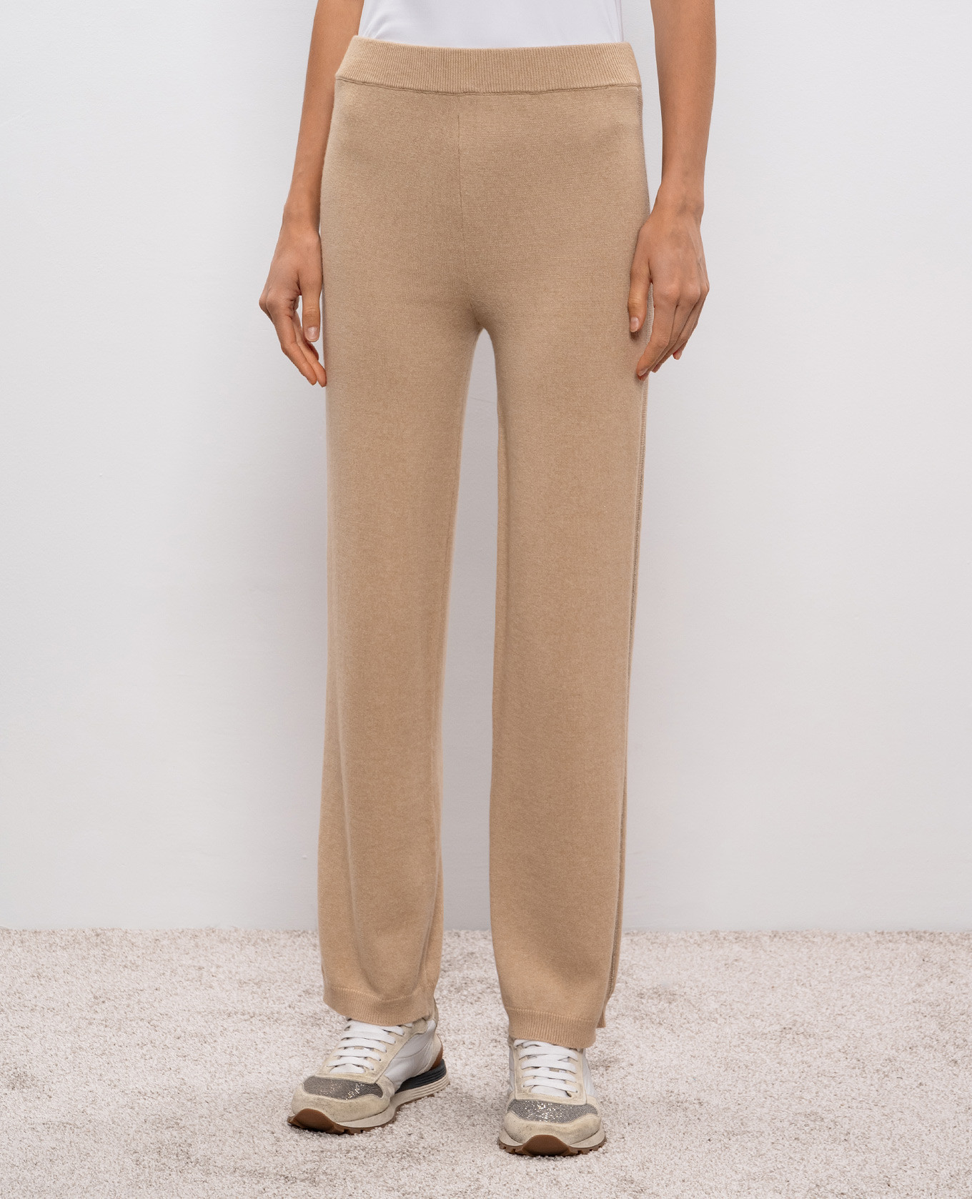 

Beige wool, silk and cashmere sweatpants Peserico
