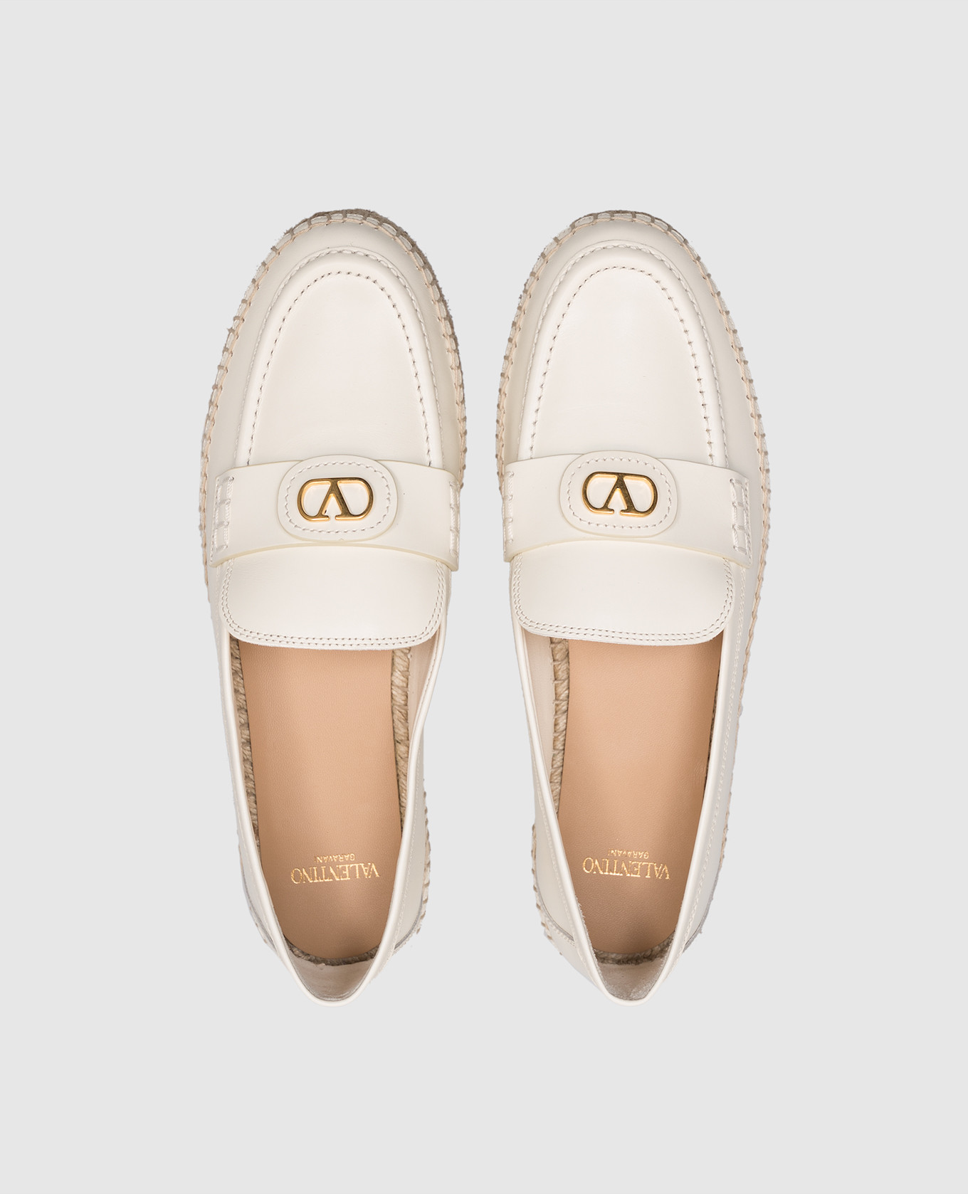 

Beige leather espadrilles with logo Valentino