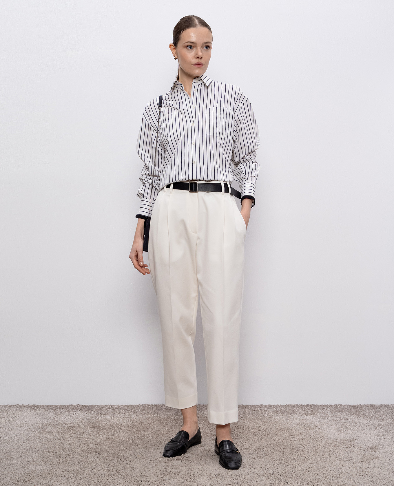 

White pants with a monil chain Brunello Cucinelli