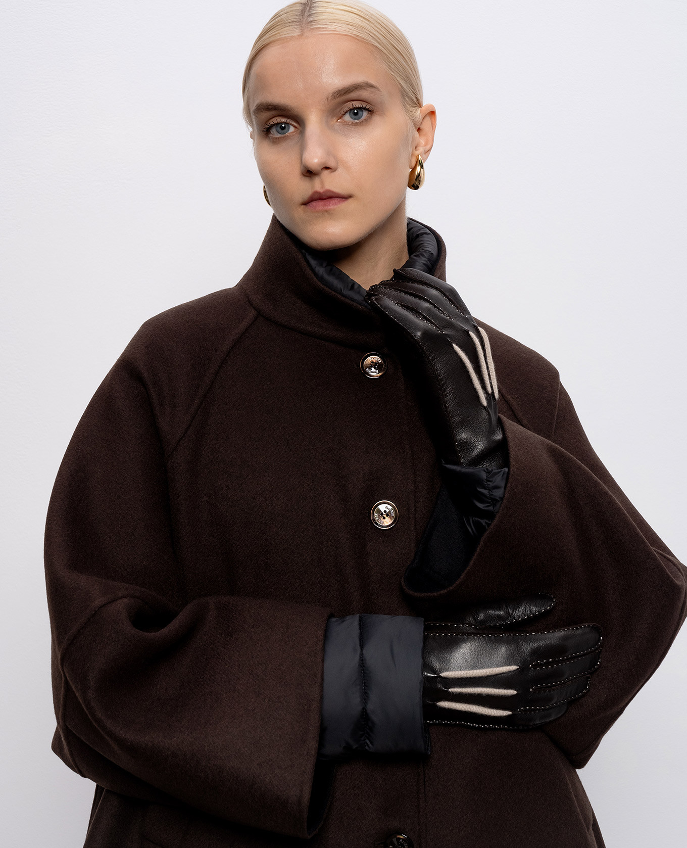 

Brown leather gloves MooRER