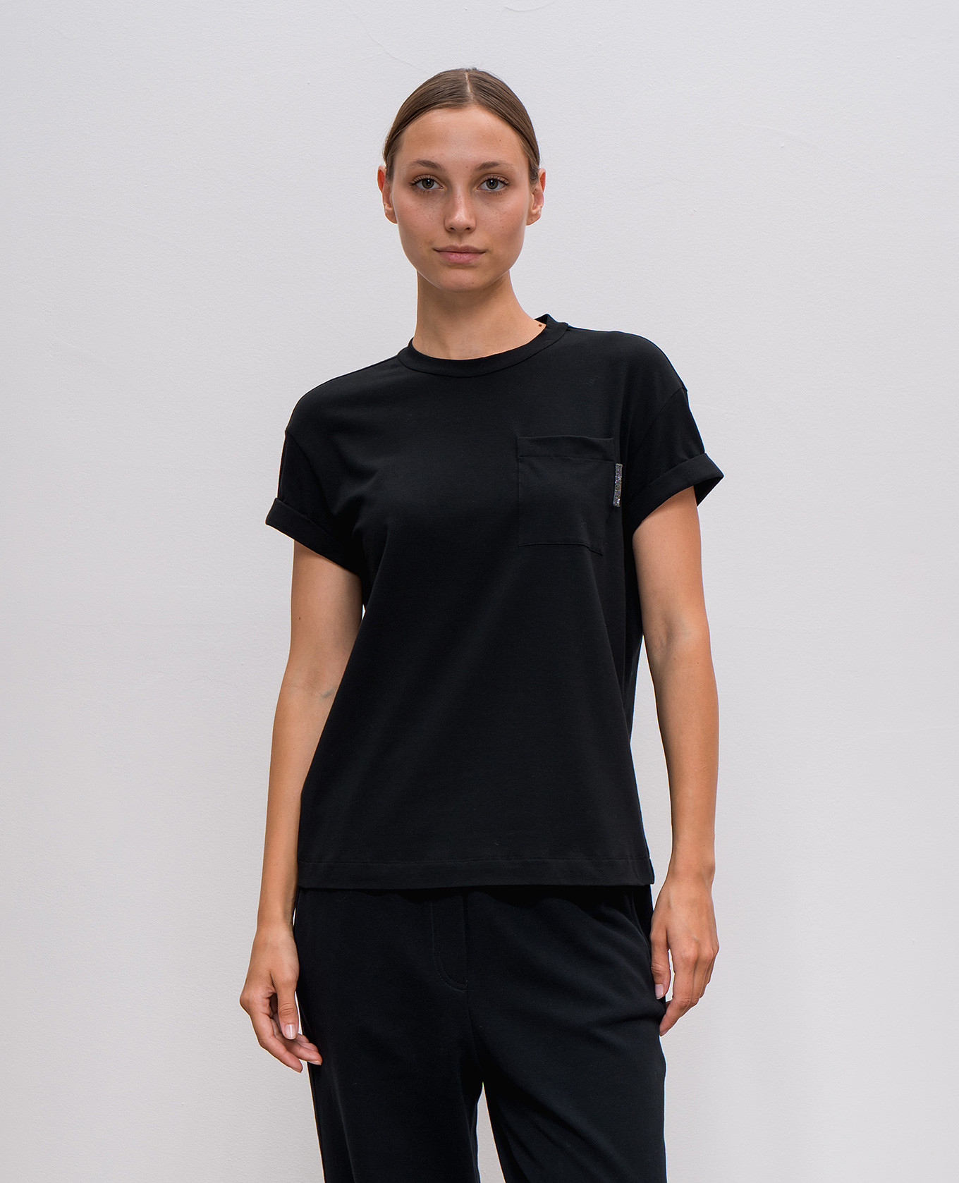 

Black t-shirt with monil chain Brunello Cucinelli