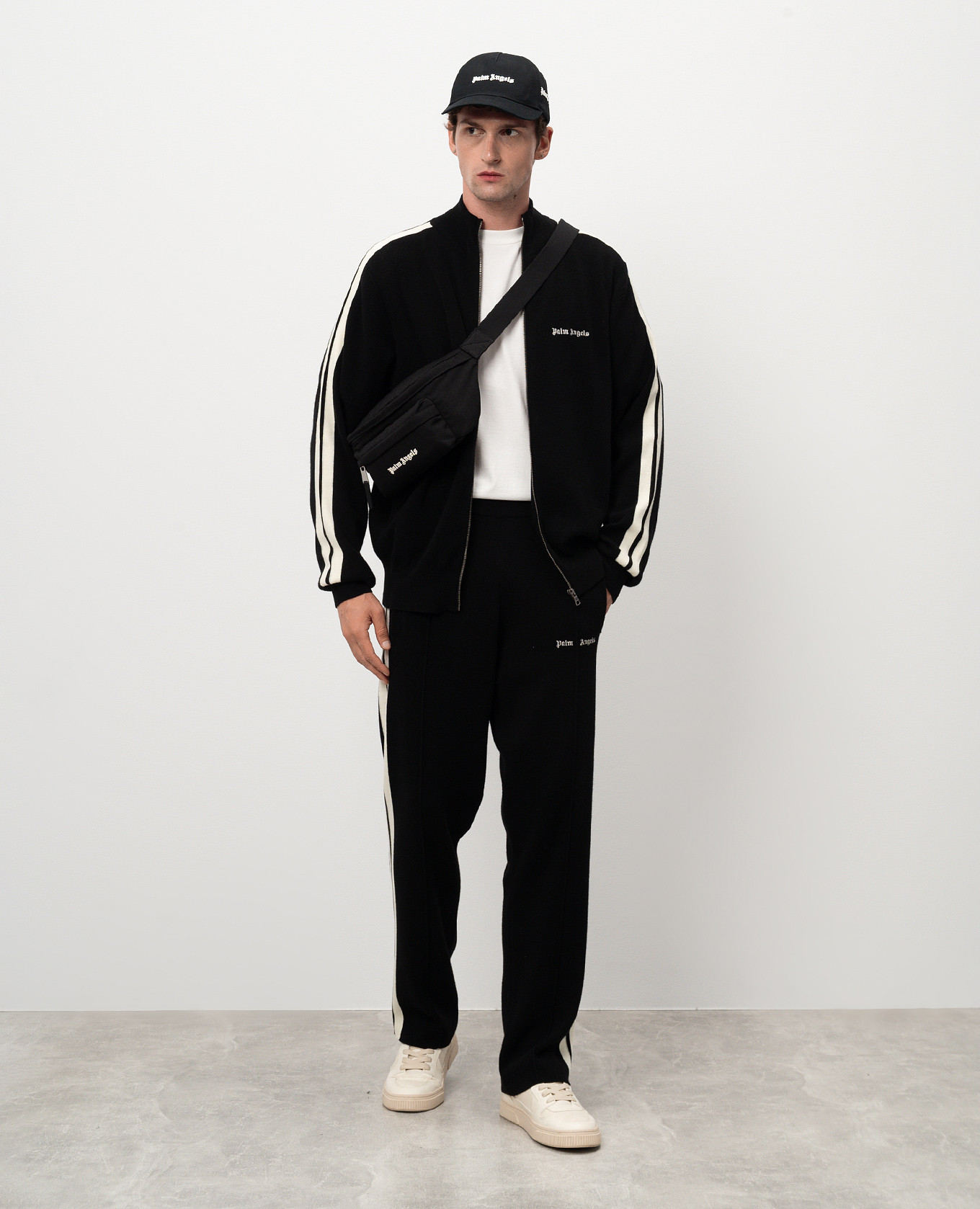 

Black sweatpants in wool and cashmere with logo embroidery Palm Angels