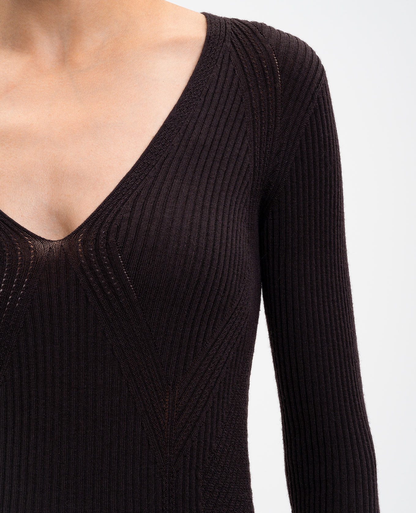 

Brown wool pullover with emblem Twinset