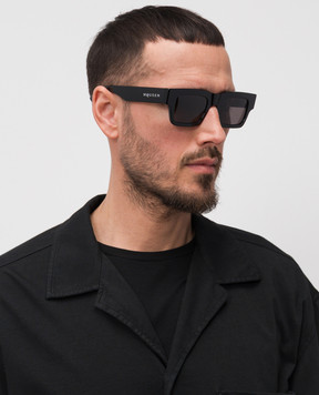 Alexander McQueen Black sunglasses with logo print 832526J0749