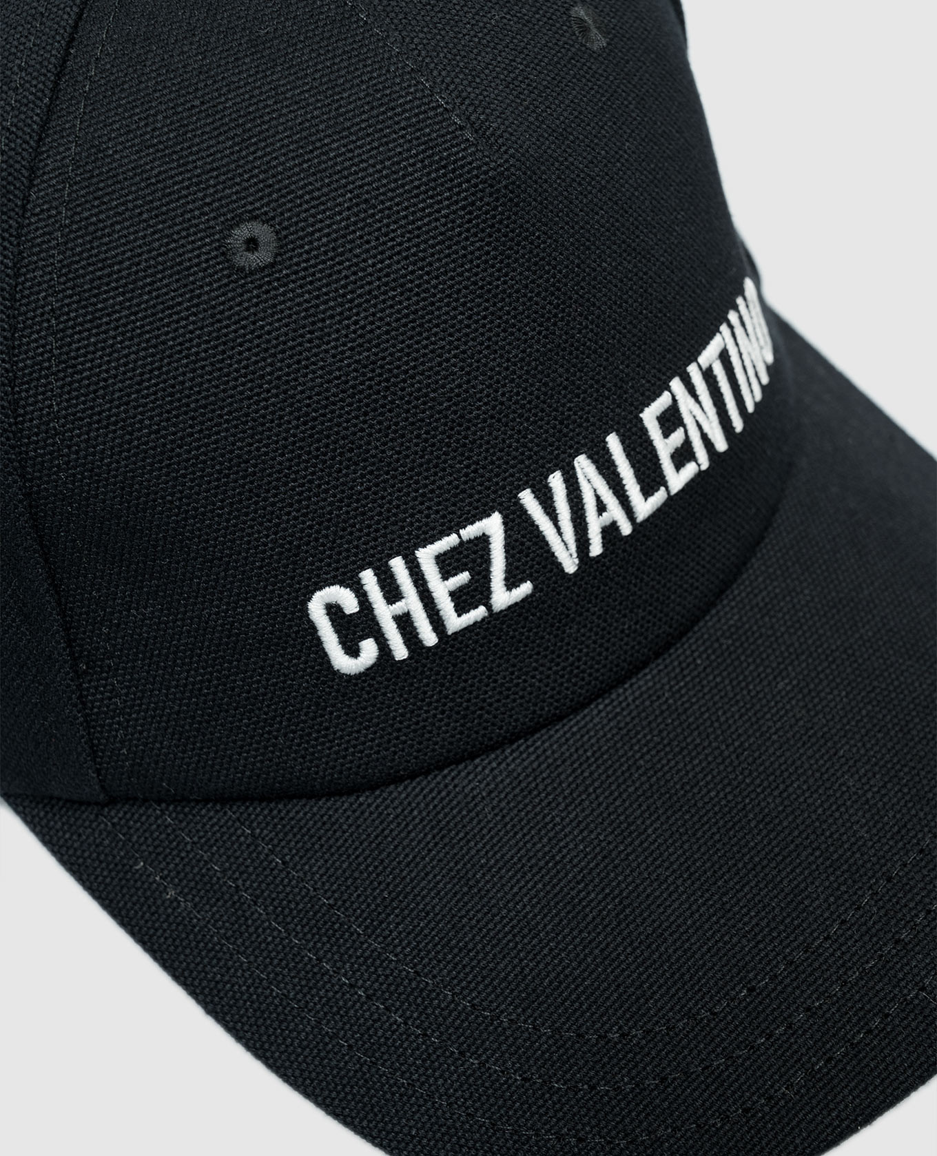 

Black cap with Chez Valentino embroidery Valentino