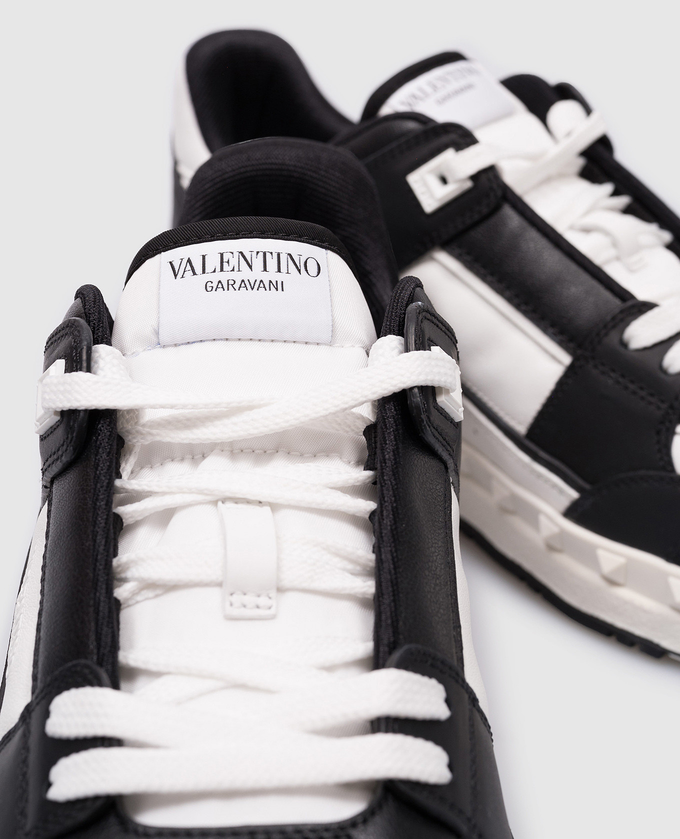 

White leather sneakers with textured logo Valentino