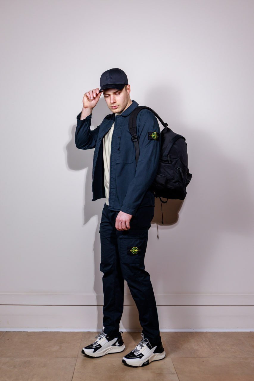 

Blue cargo pants with logo Stone Island