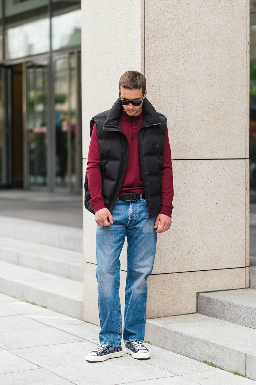

Blue jeans with a distressed effect Valentino