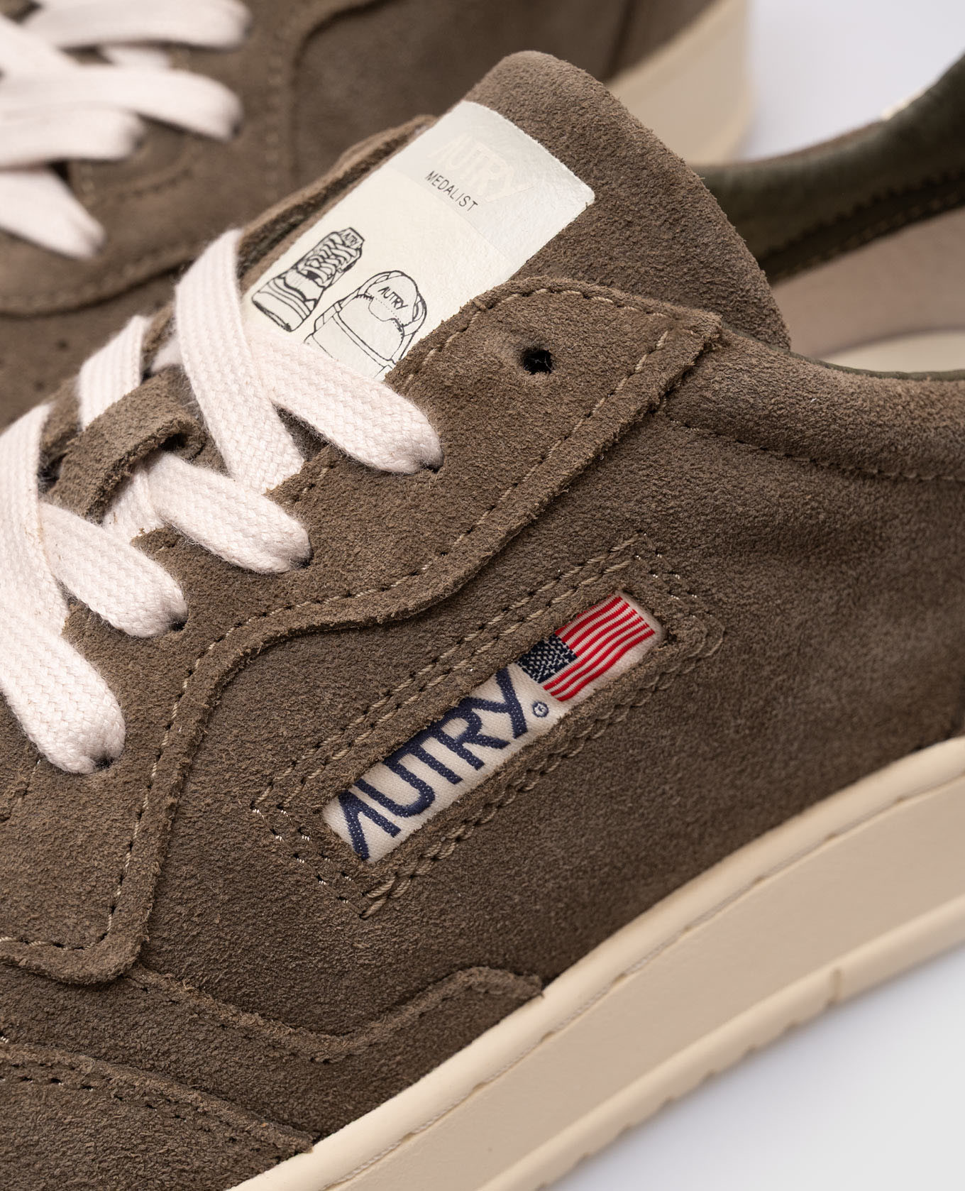 

MEDALIST suede sneakers in khaki AUTRY