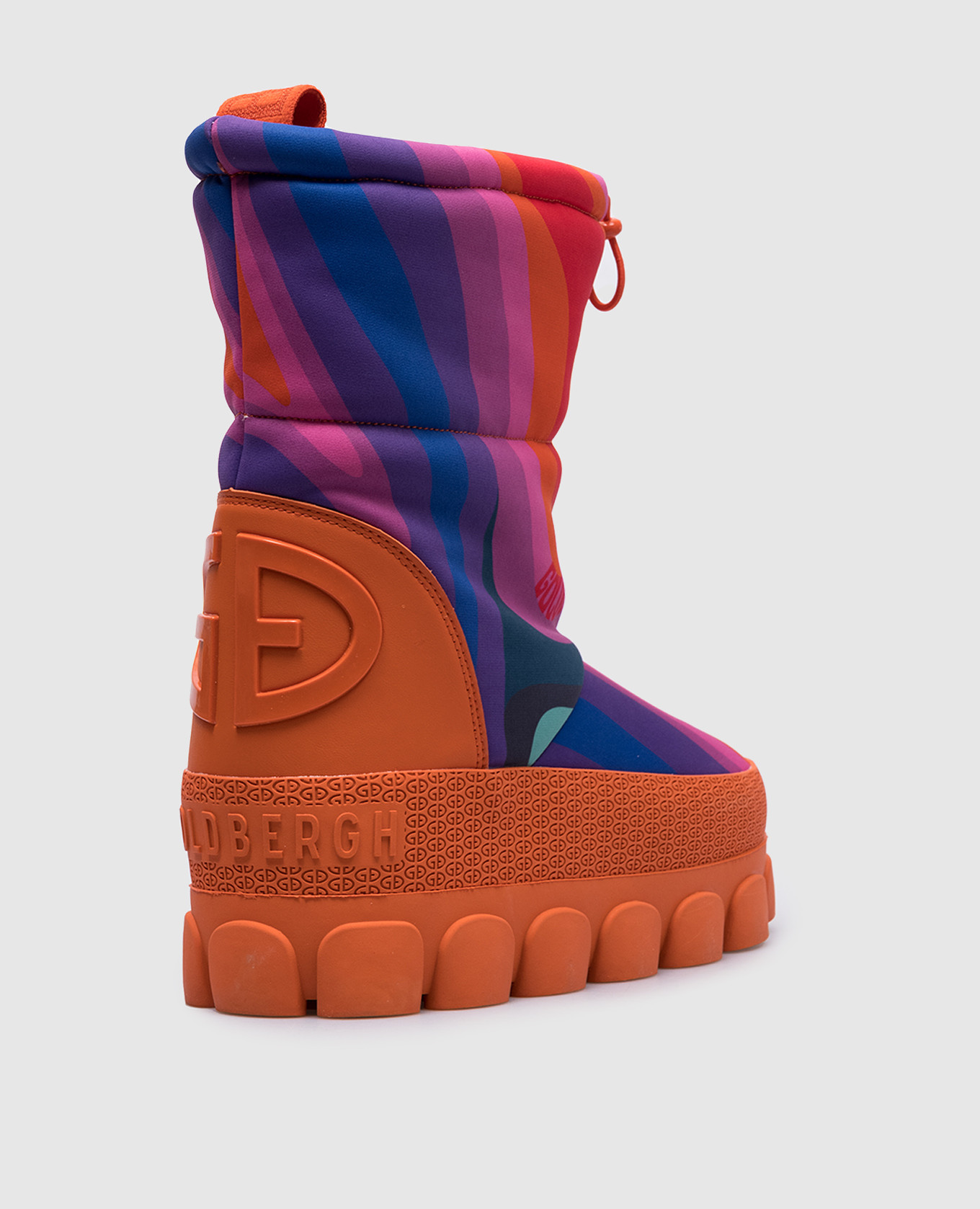 

Orange moonboots with logo Goldbergh