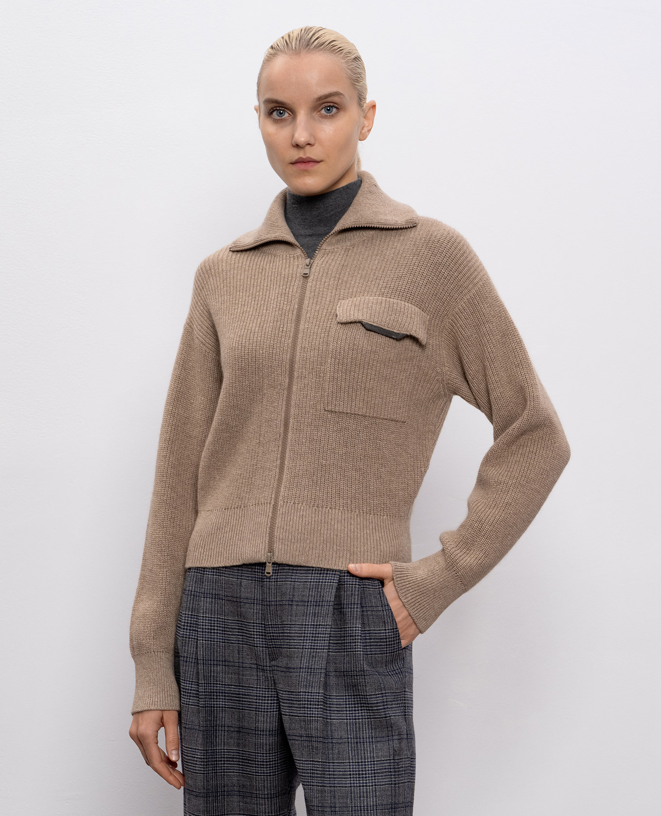 

Beige cashmere cardigan with monil chain Brunello Cucinelli