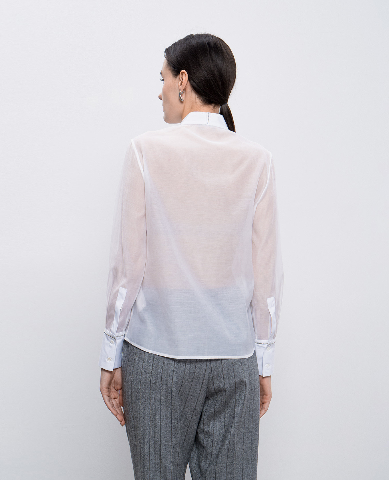 

White silk blouse with monil chain Peserico