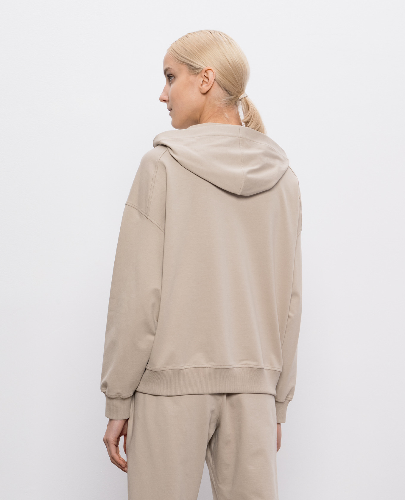 

Beige sports jacket with monil chain Brunello Cucinelli