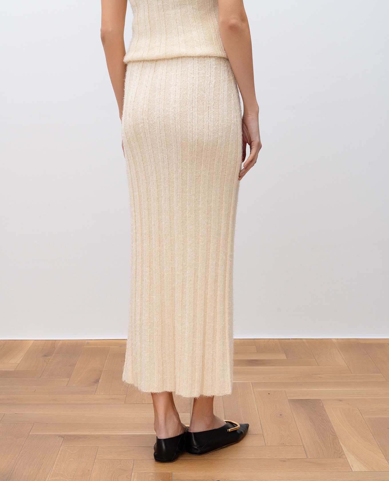 Claire beige silk and cashmere skirt Khaite 4