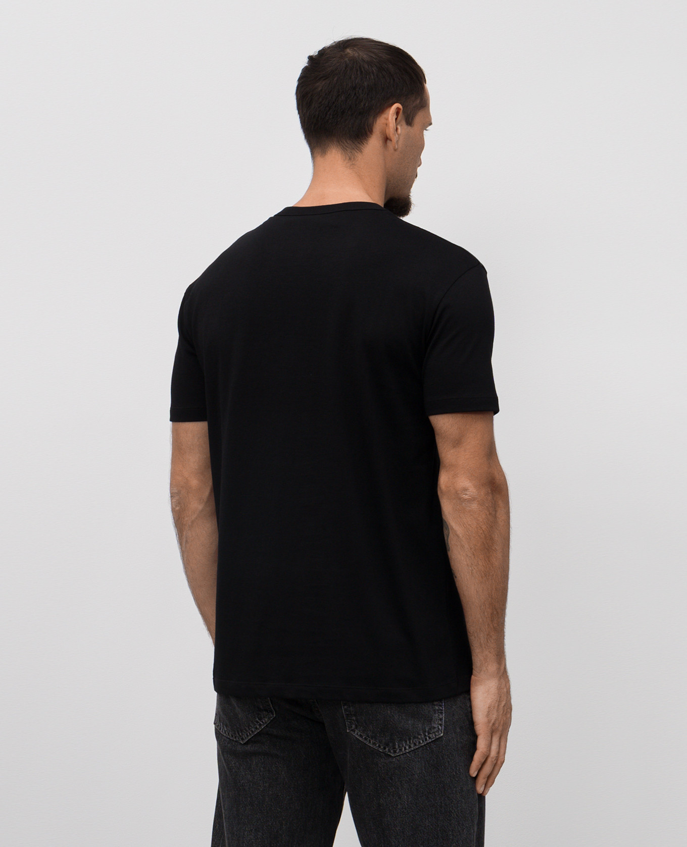 

Black T-shirt with embroidered logo Valentino