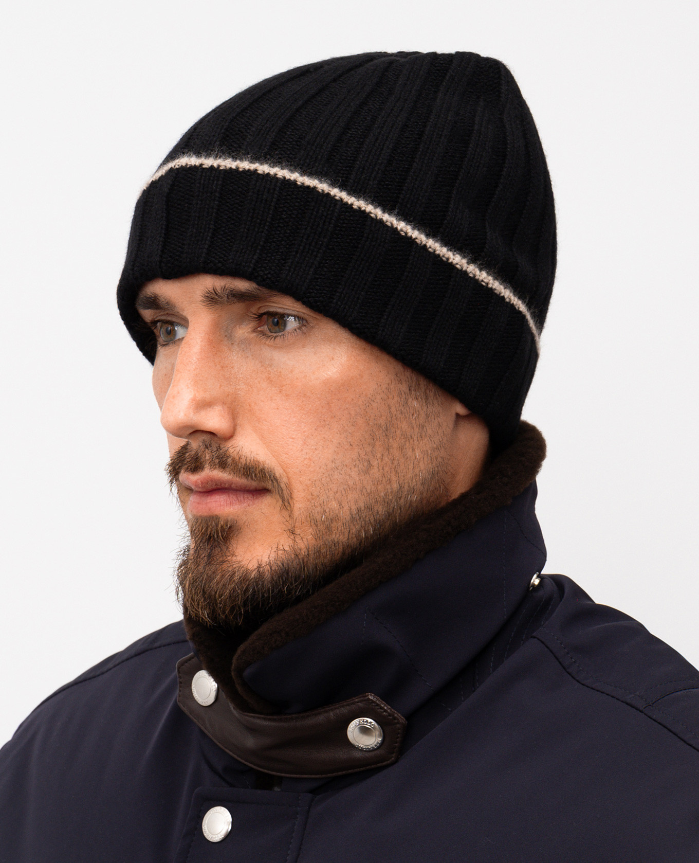 

Black cashmere hat with fringe Brunello Cucinelli