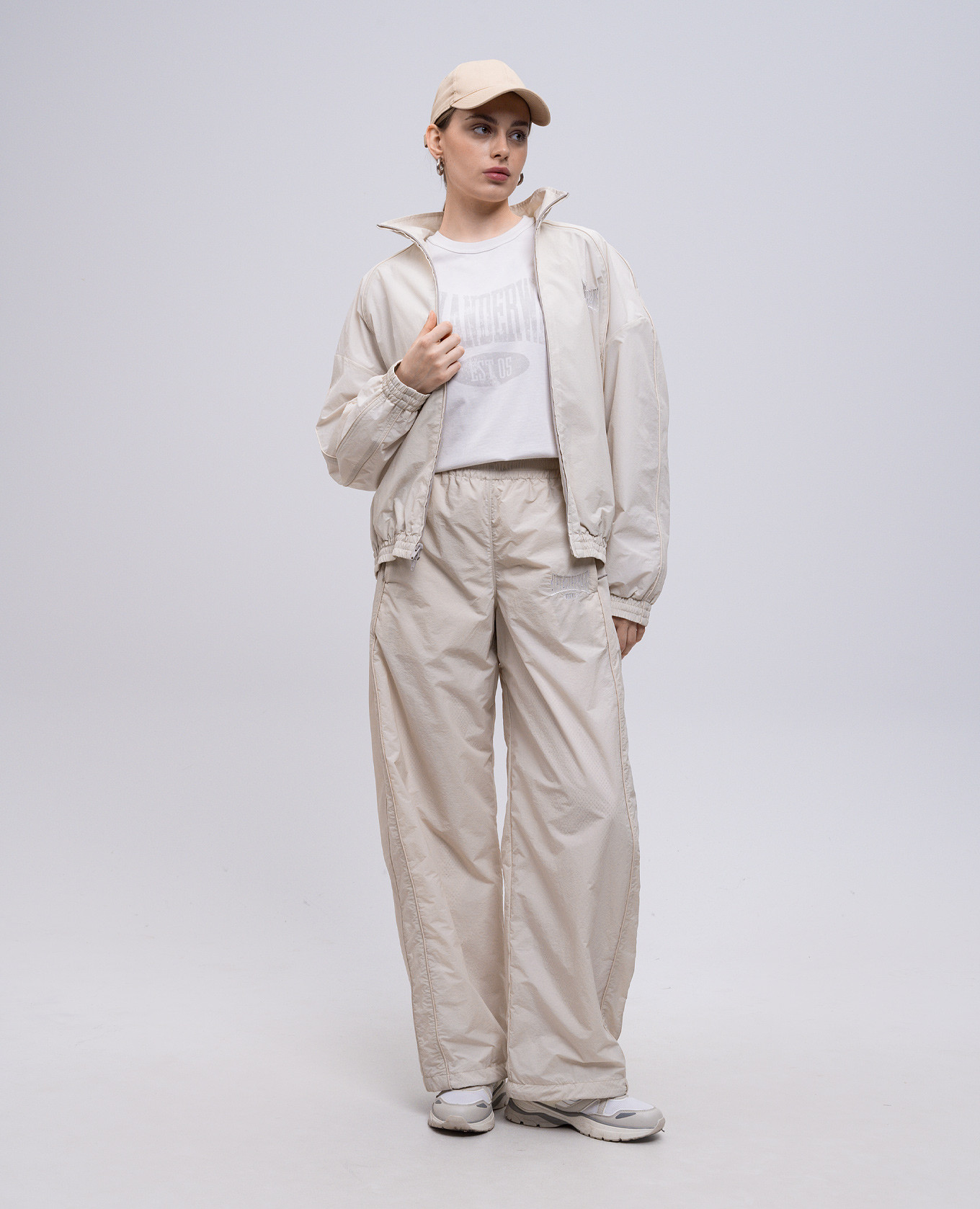 

Beige sweatpants with logo Alexander Wang