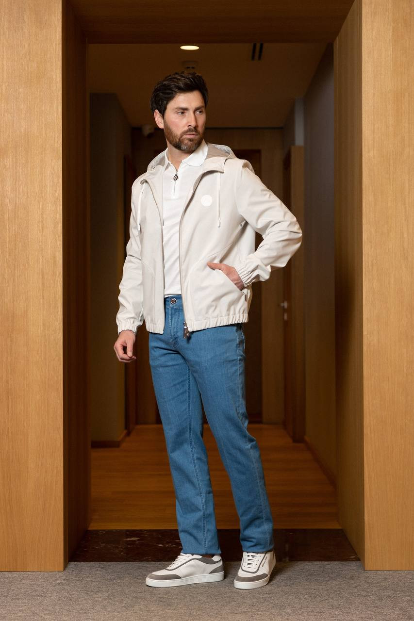 

Blue jeans with leather logo patch Stefano Ricci, Light blue