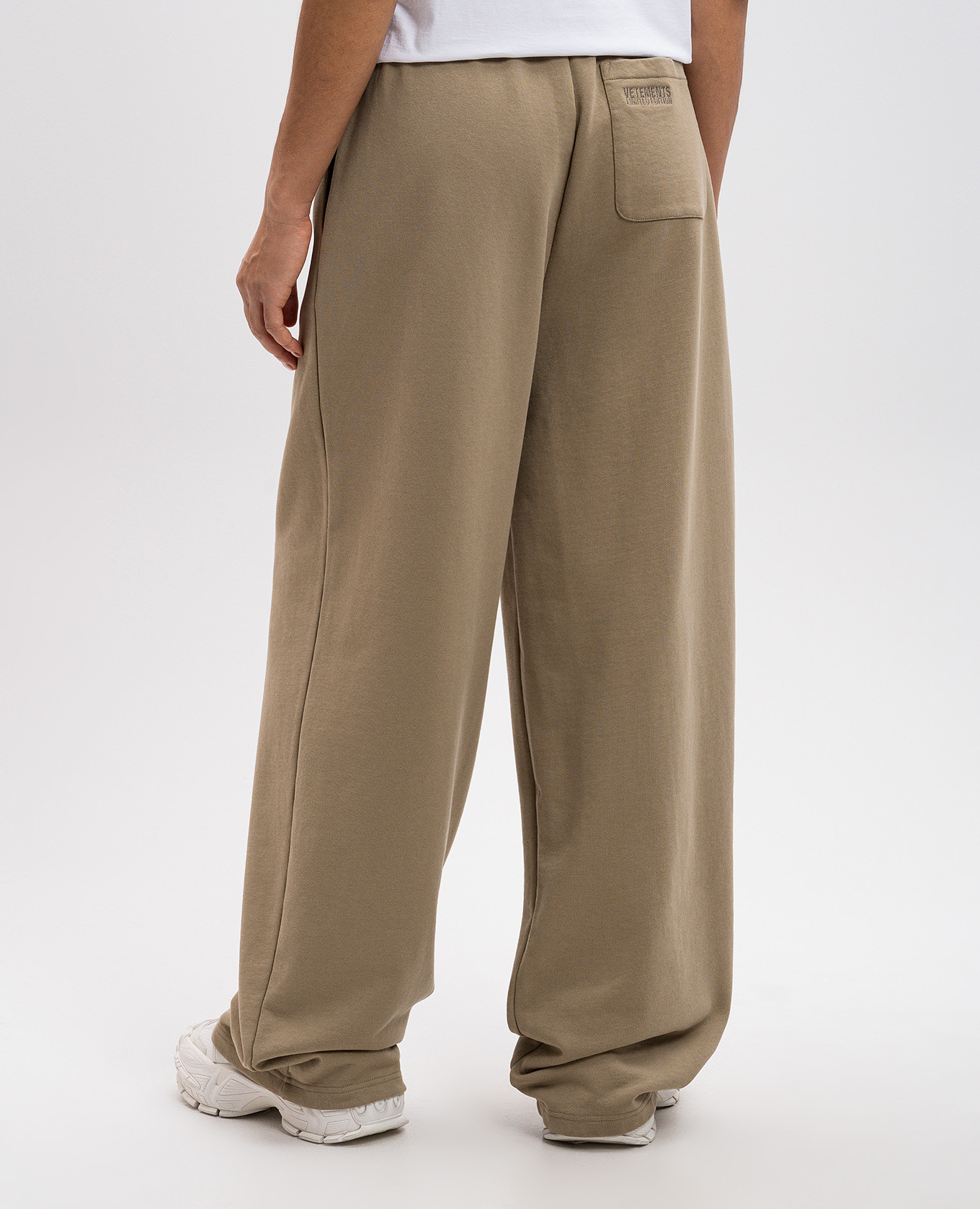

Beige sweatpants with logo Vetements