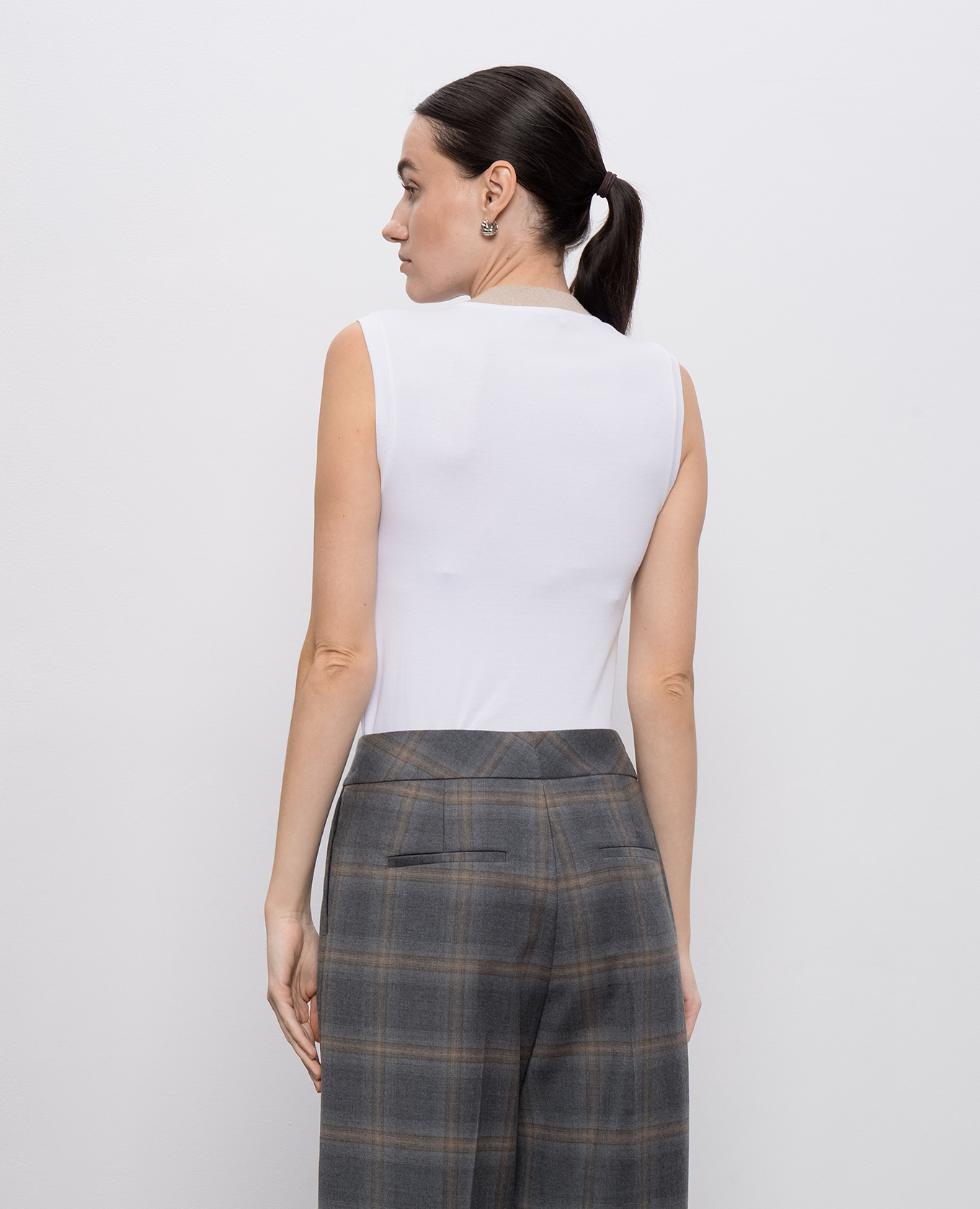 White top with monil chain Peserico 4