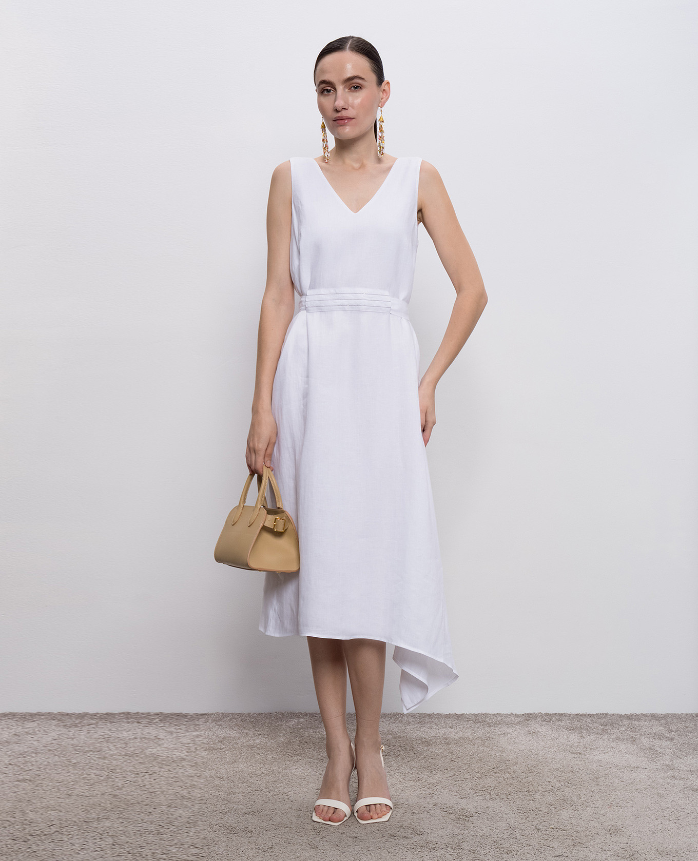 

White linen dress with monil chain Peserico