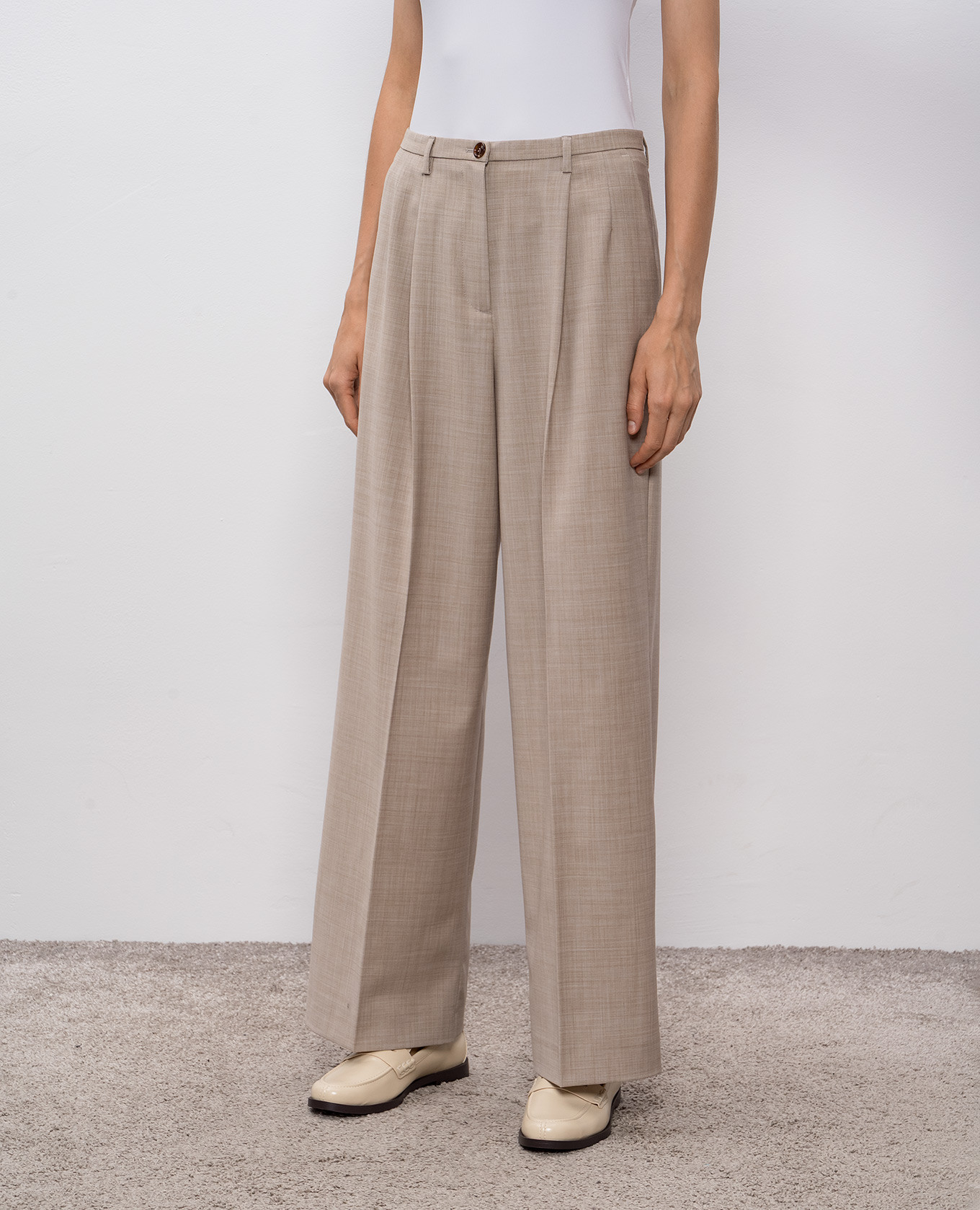

Beige wool trousers Spenser Momoni