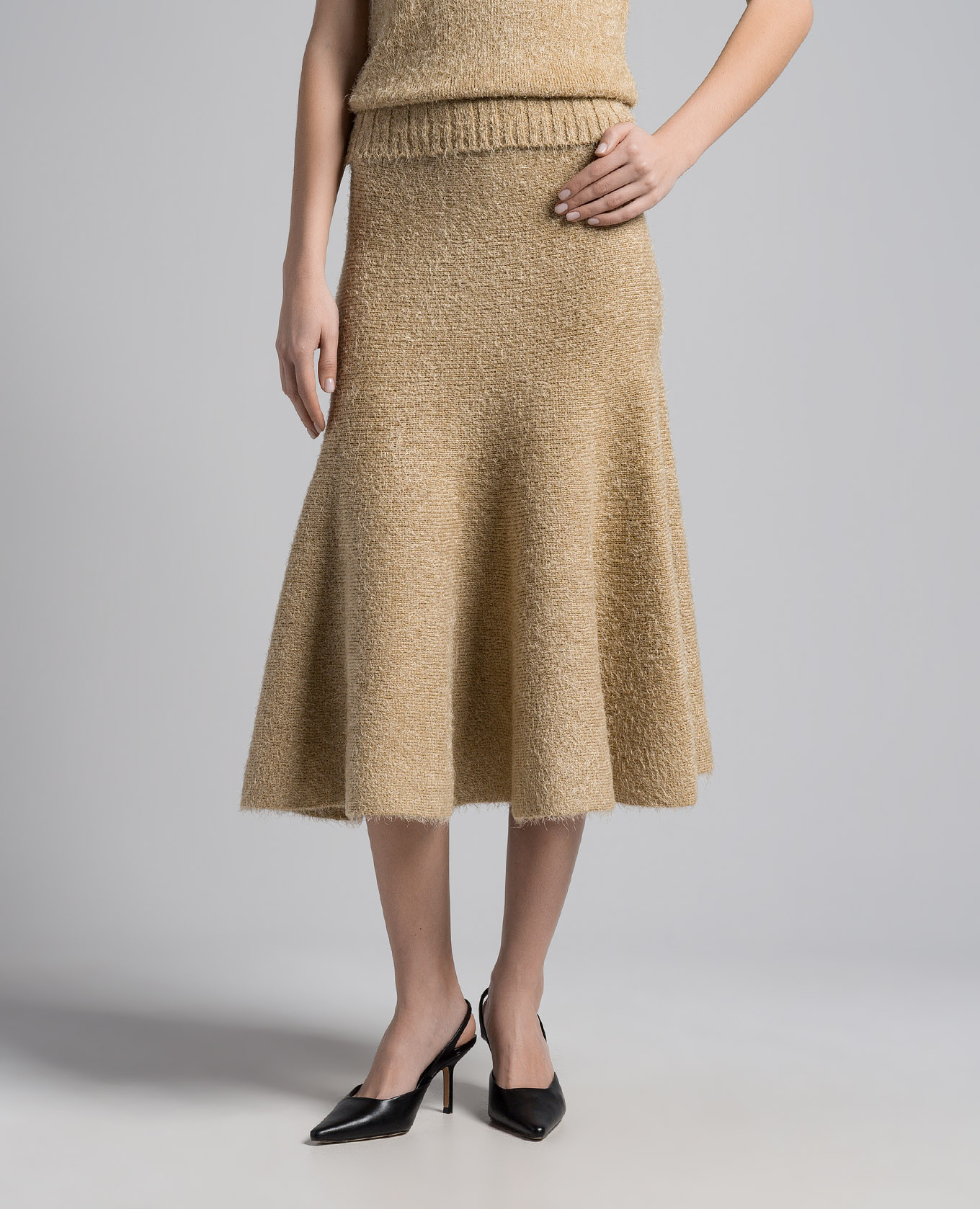 

Beige skirt made of silk and cashmere Khaite